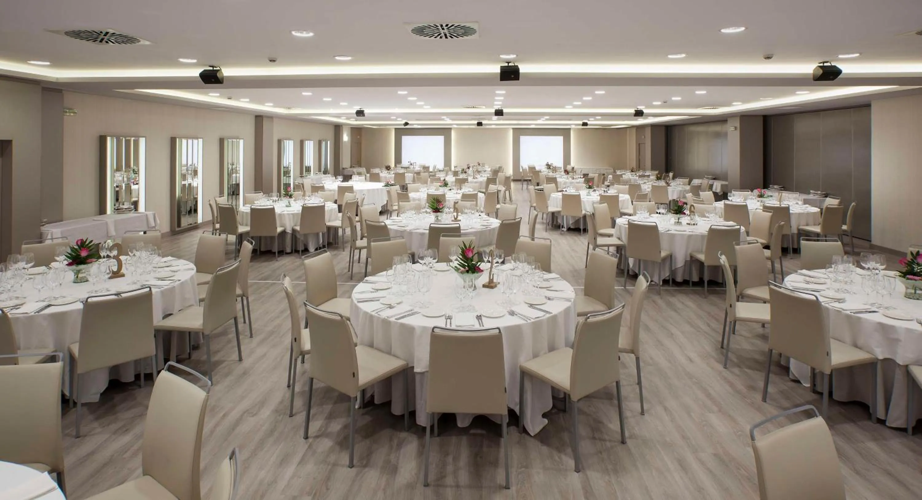 Meeting/conference room in NH Pamplona Iruña Park