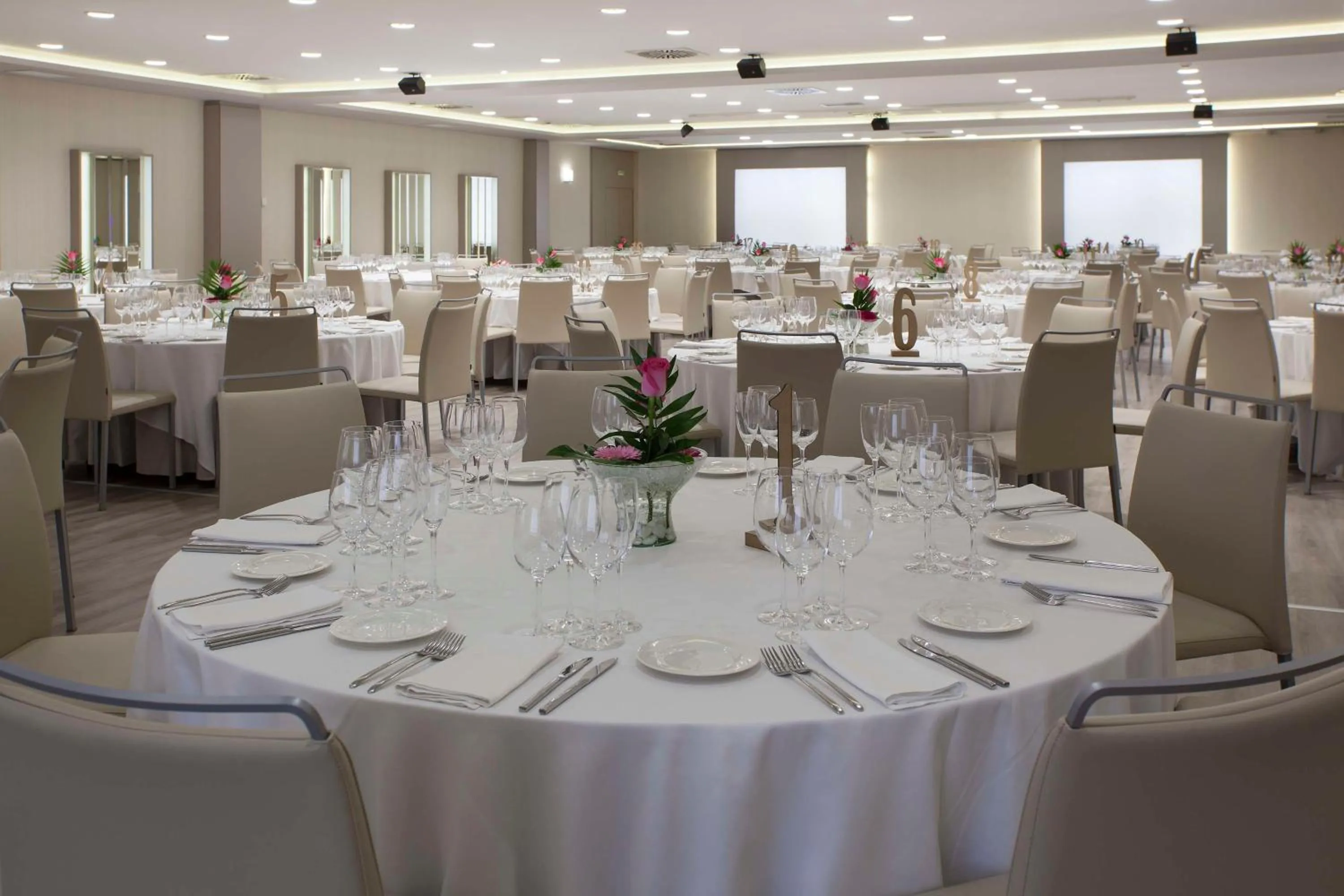 Meeting/conference room in NH Pamplona Iruña Park