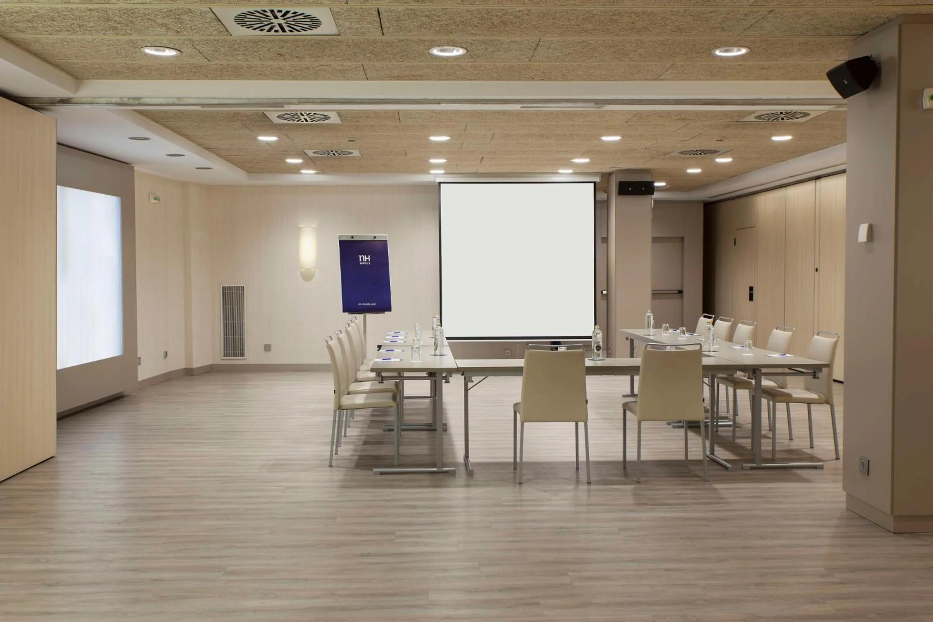 Meeting/conference room in NH Pamplona Iruña Park