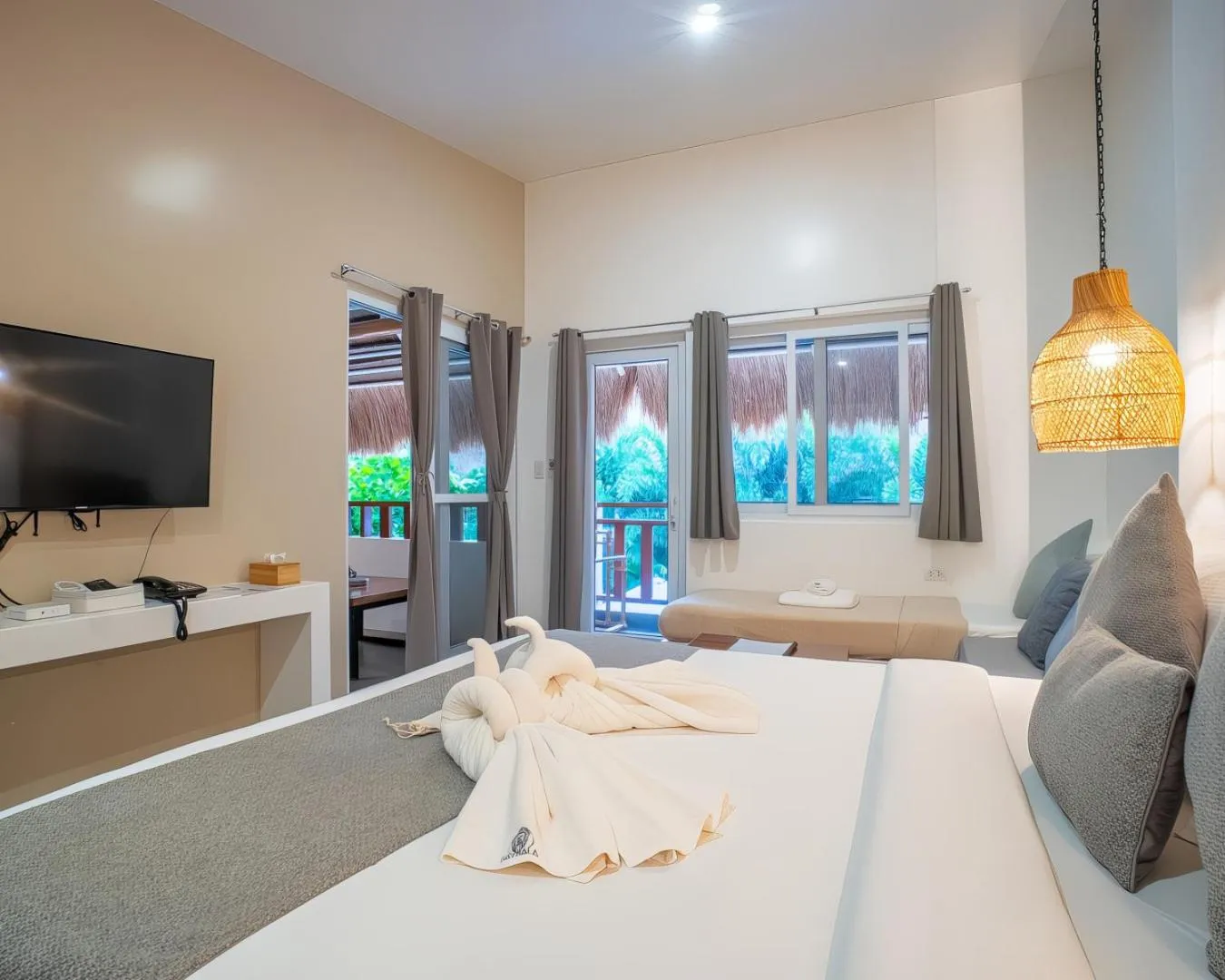 Balcony/Terrace, Bed in Bathala Resort