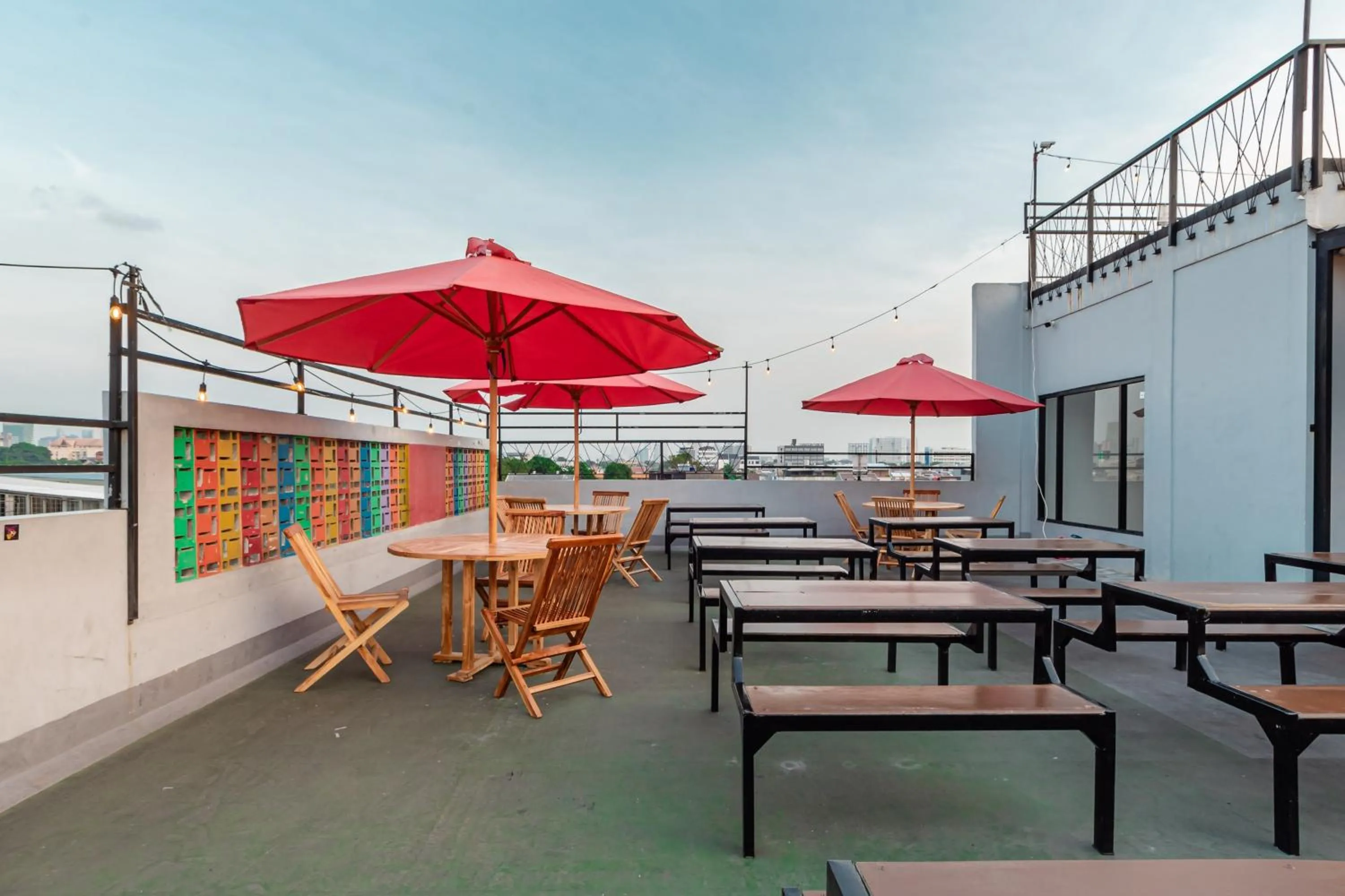 Patio in Monggo Mampir Tanjung Duren By Reccoma