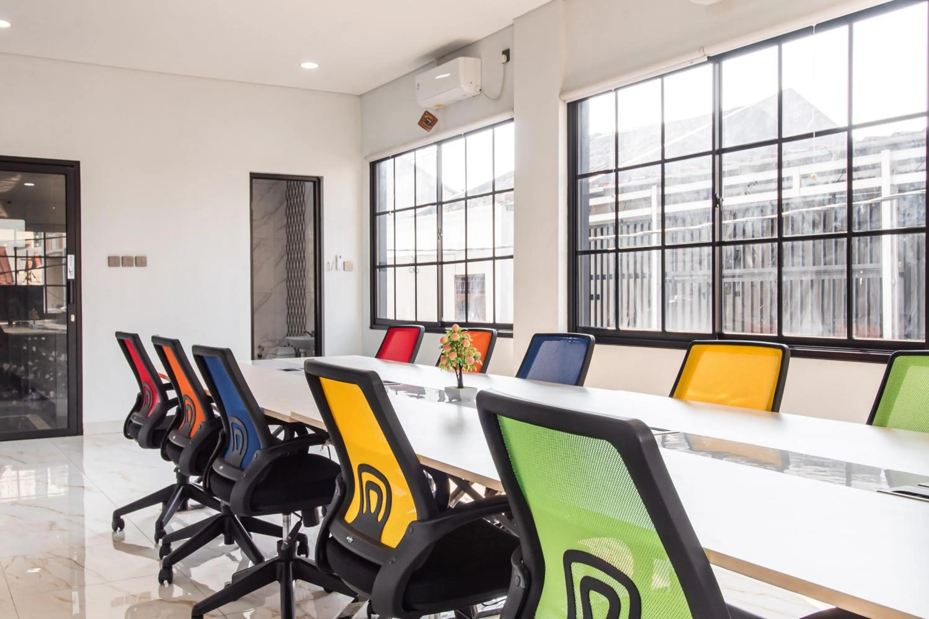 Meeting/conference room in Monggo Mampir Tanjung Duren By Reccoma