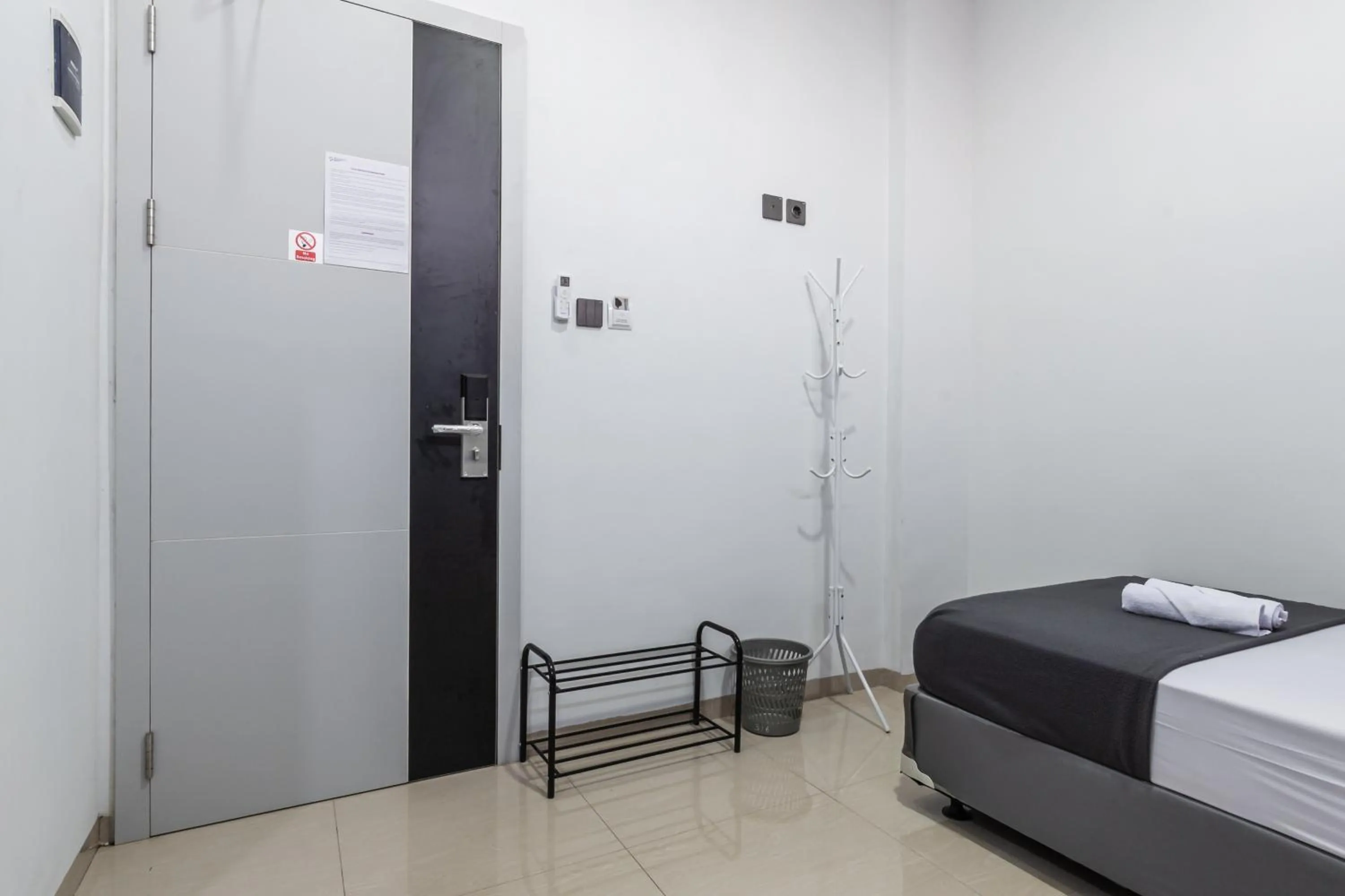 Bedroom, Bed in Monggo Mampir Tanjung Duren By Reccoma