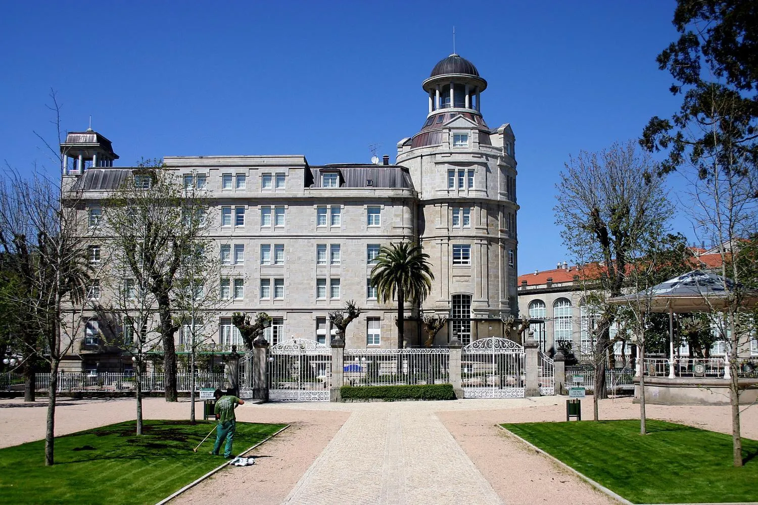 Property building in Balneario de Mondariz