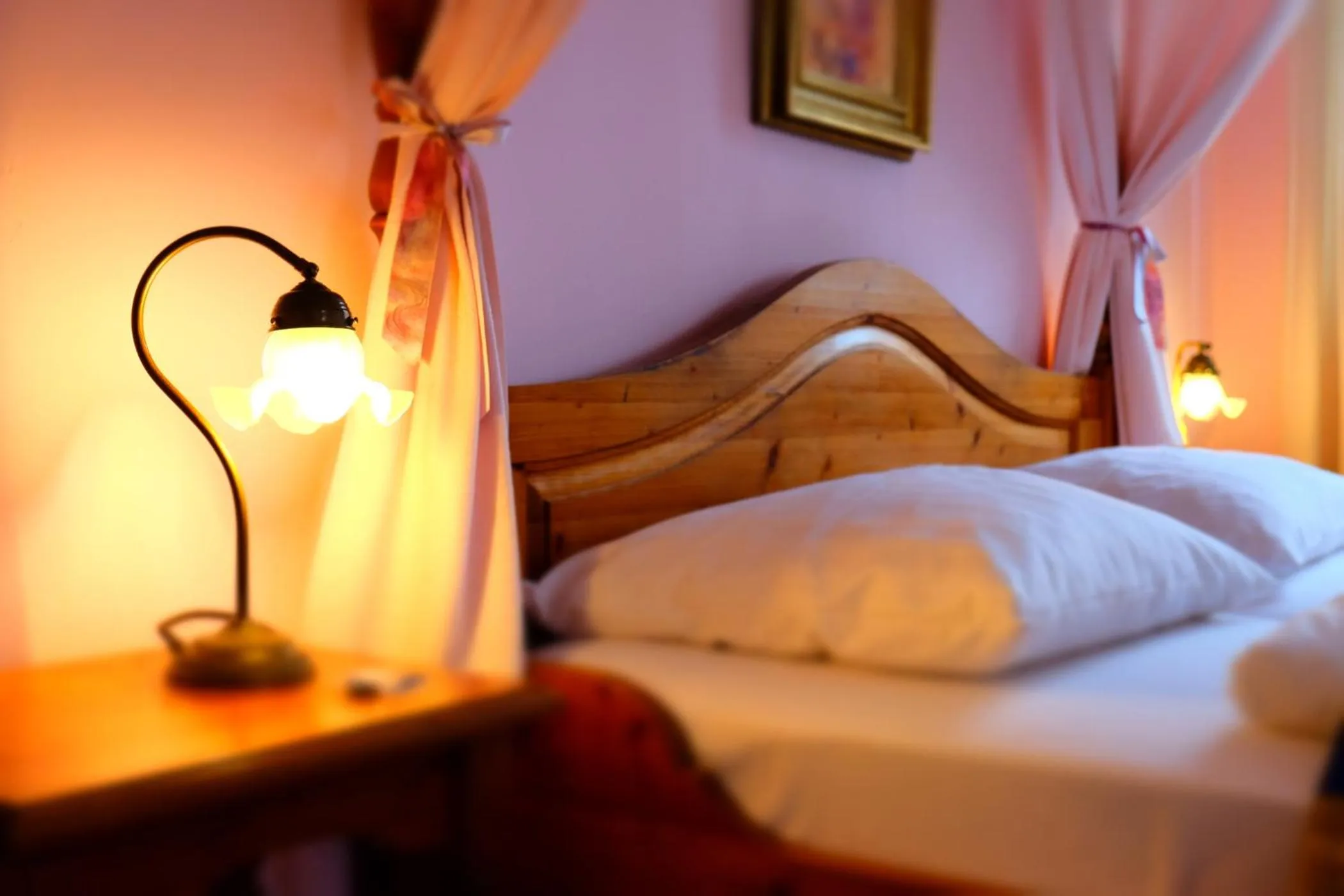 Decorative detail, Bed in Hotel Maurerhansl