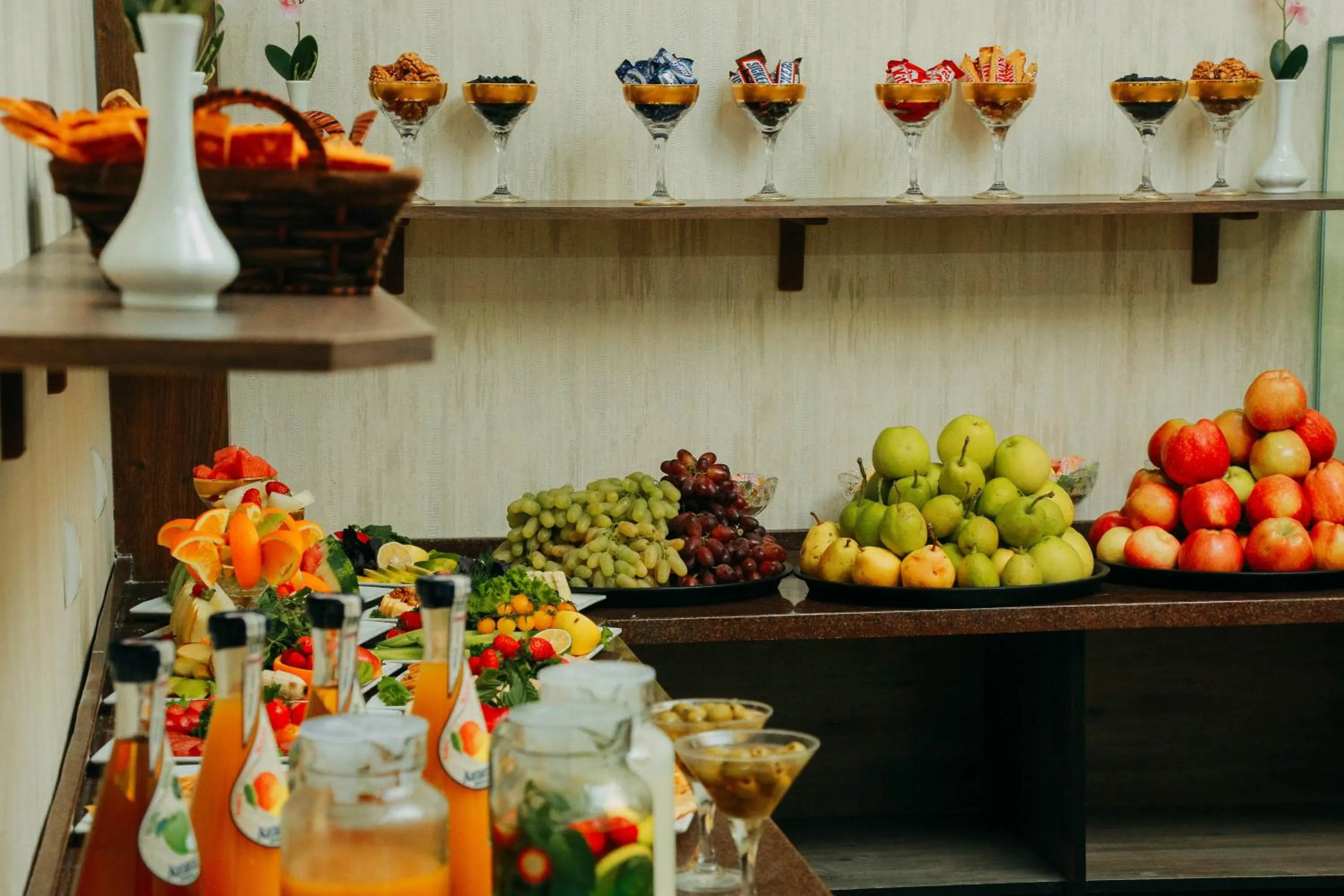 Food and drinks in FAYZ