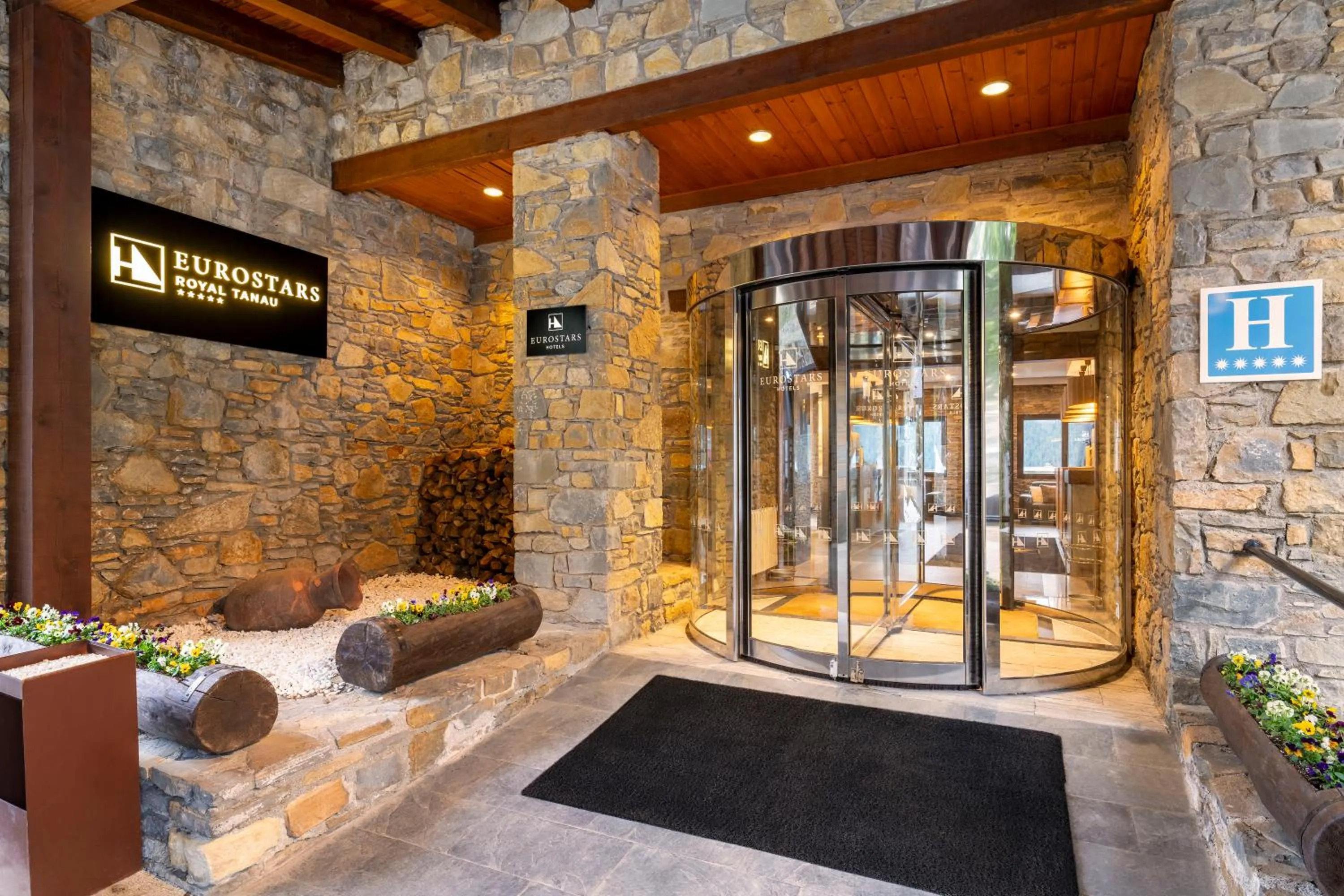 Property building in Eurostars Royal Tanau