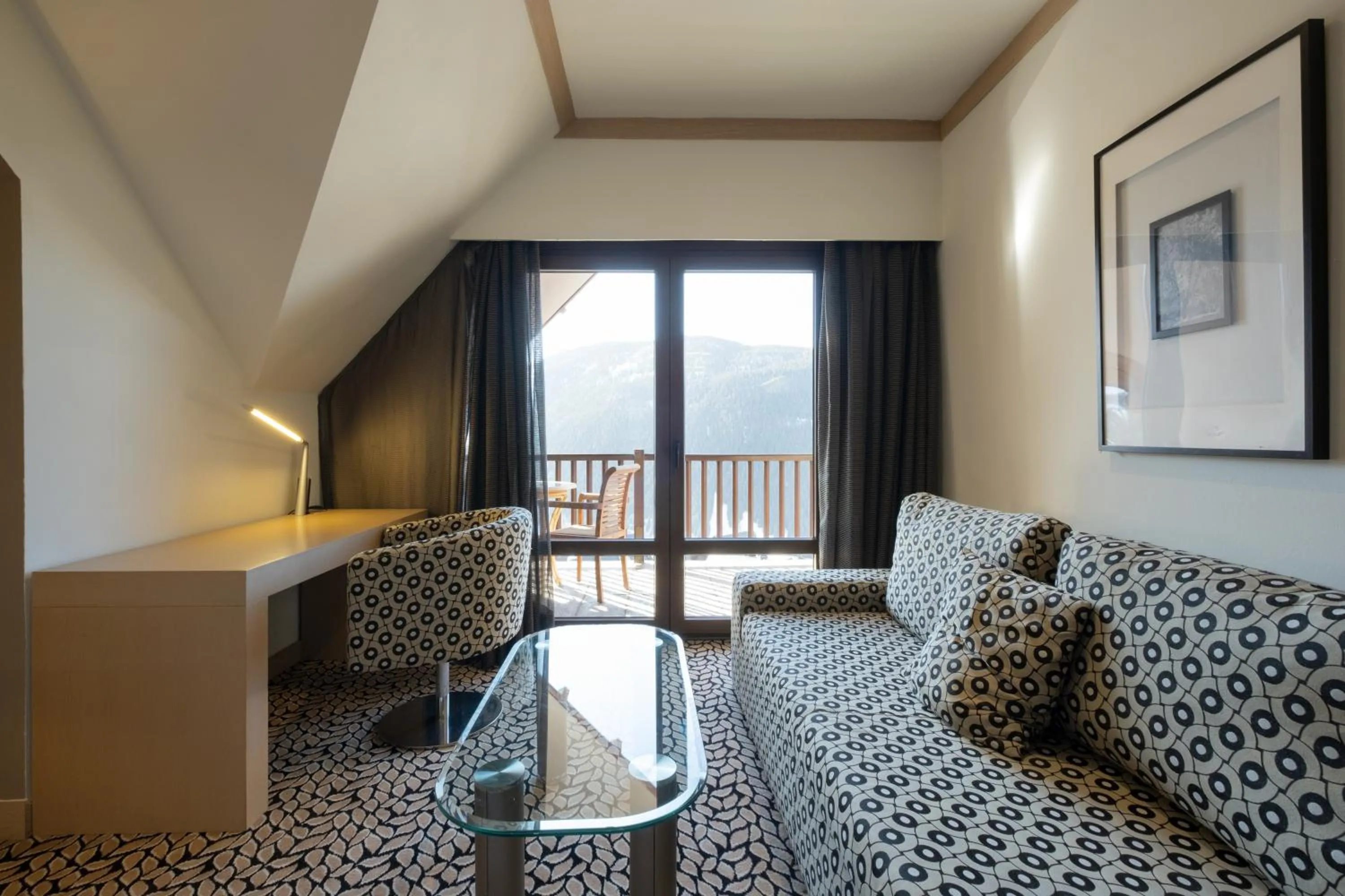 Living room in Eurostars Royal Tanau