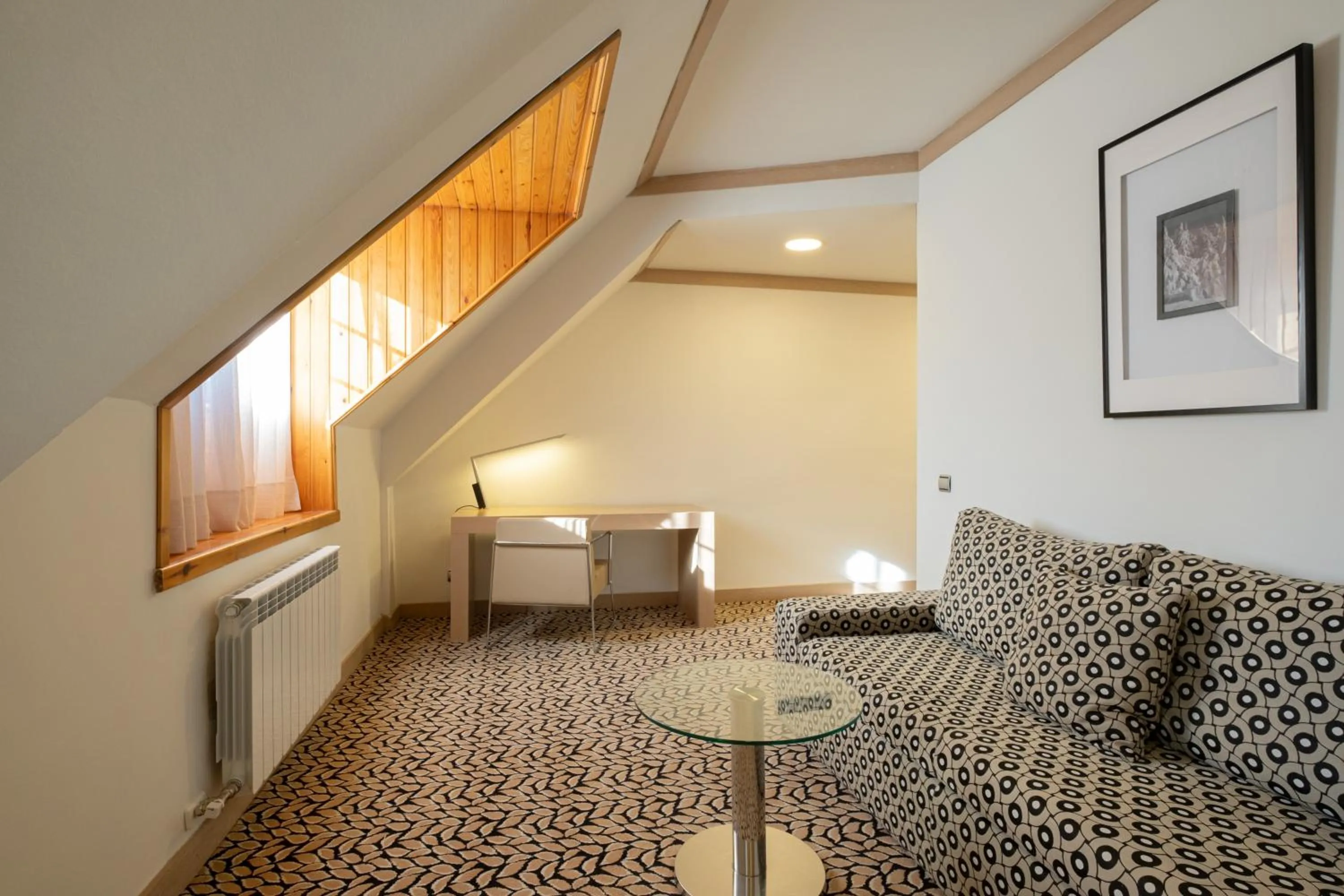 Seating area, Bed in Eurostars Royal Tanau