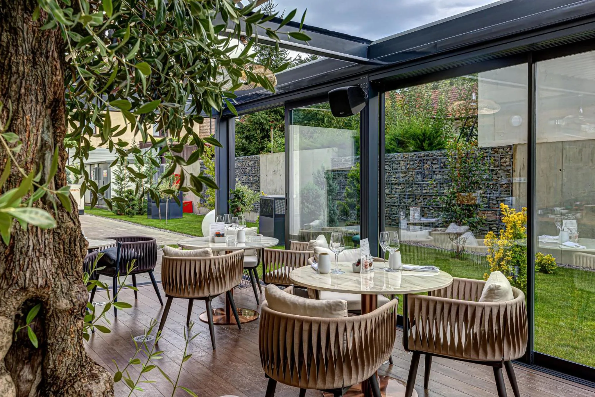 Restaurant/places to eat in Hotel Vibre