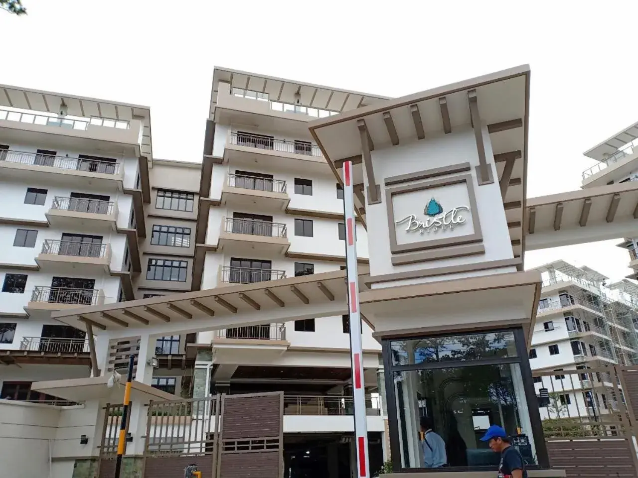 BRISTLE RIDGE CONDOMINIUM BRISTLE RIDGE CONDOMINIUM