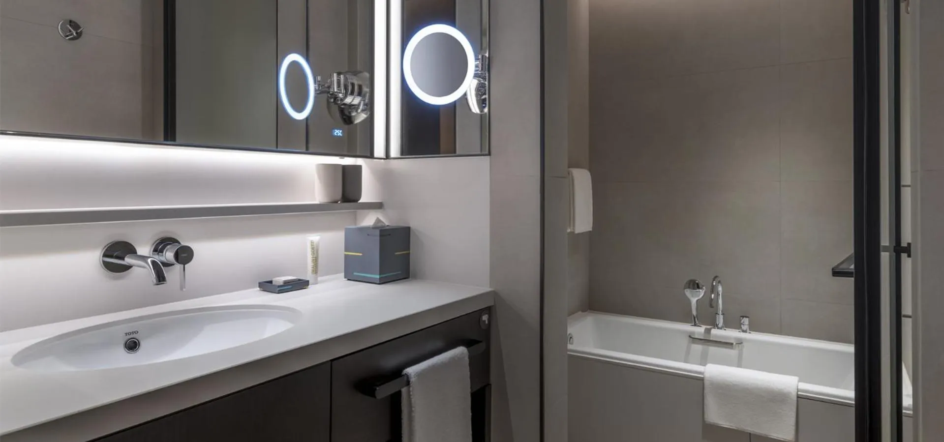 Bathroom in Jen Shenzhen Qianhai By Shangri-La