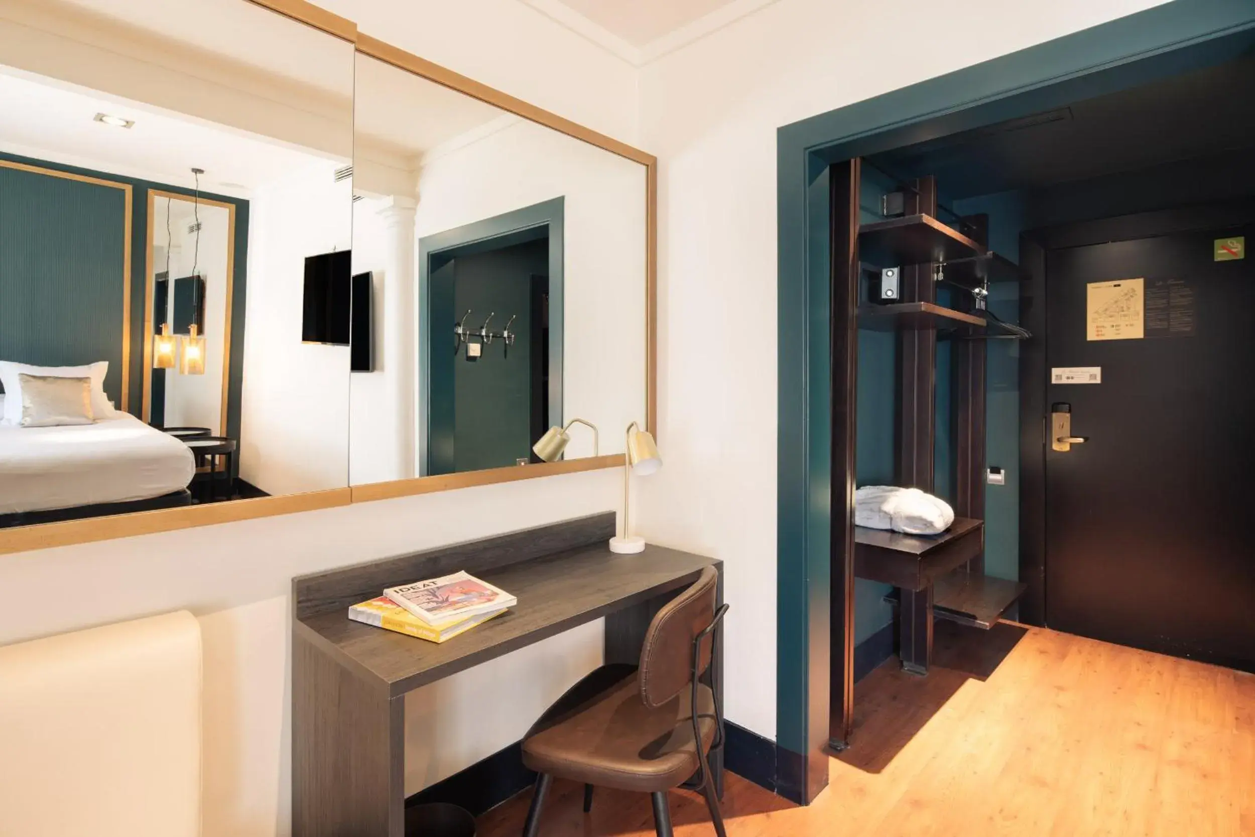 Superior Deluxe Double Room in La França Travellers Adults Only Superior Deluxe Double Room in La França Travellers Adults Only