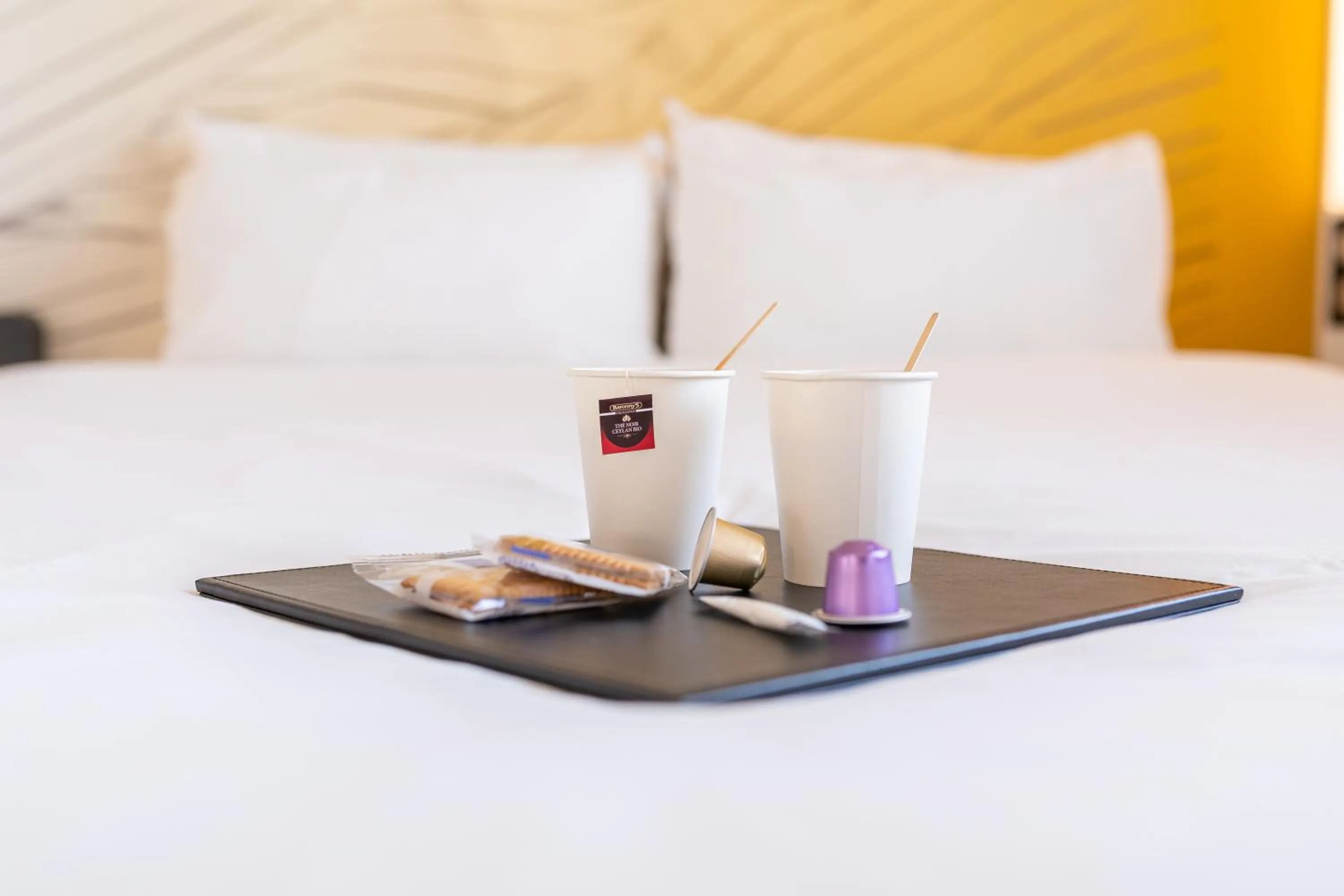 Coffee/tea facilities, Bed in B&B HOTEL Landerneau Bois Noir