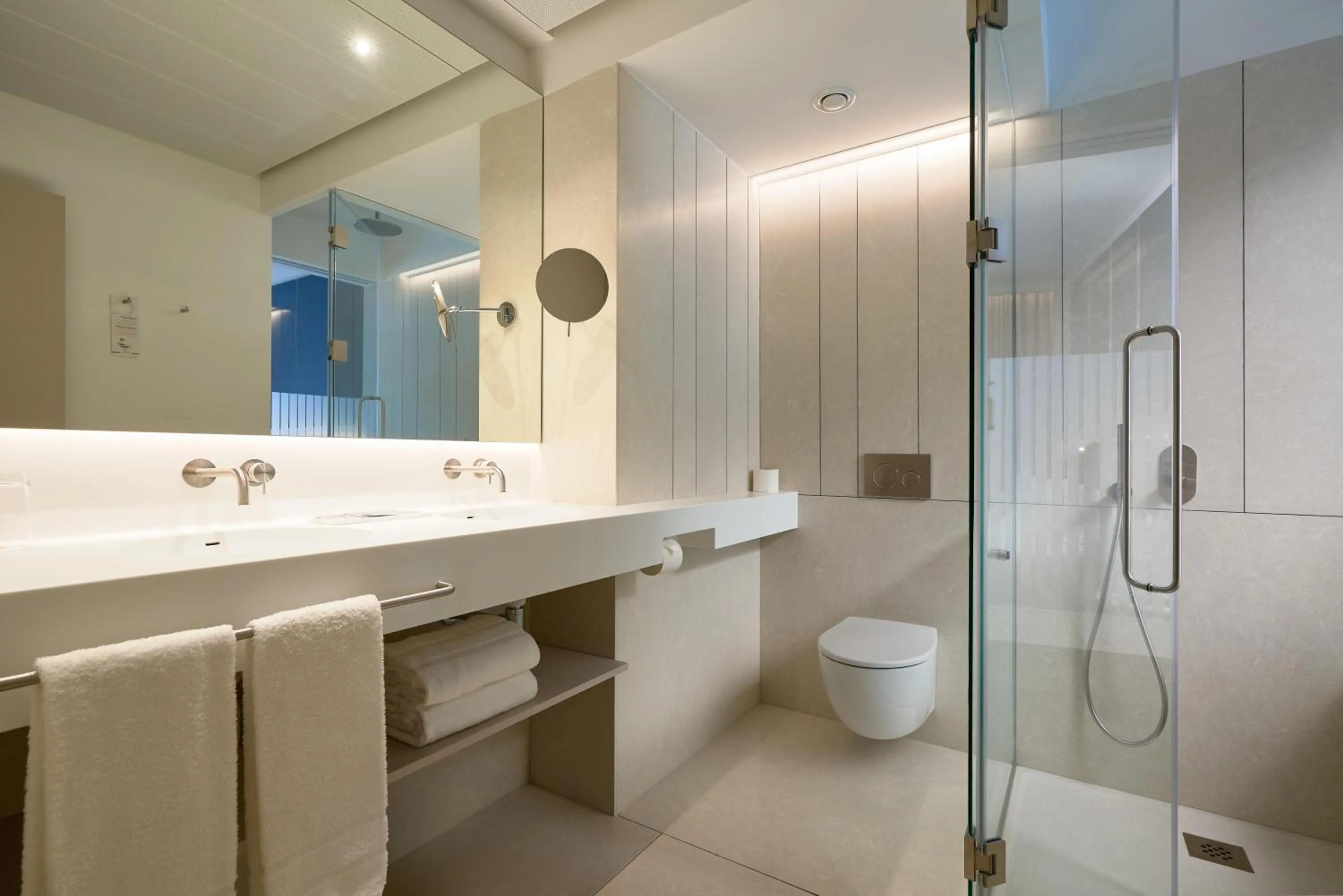 Bathroom in Hotel Bécquer