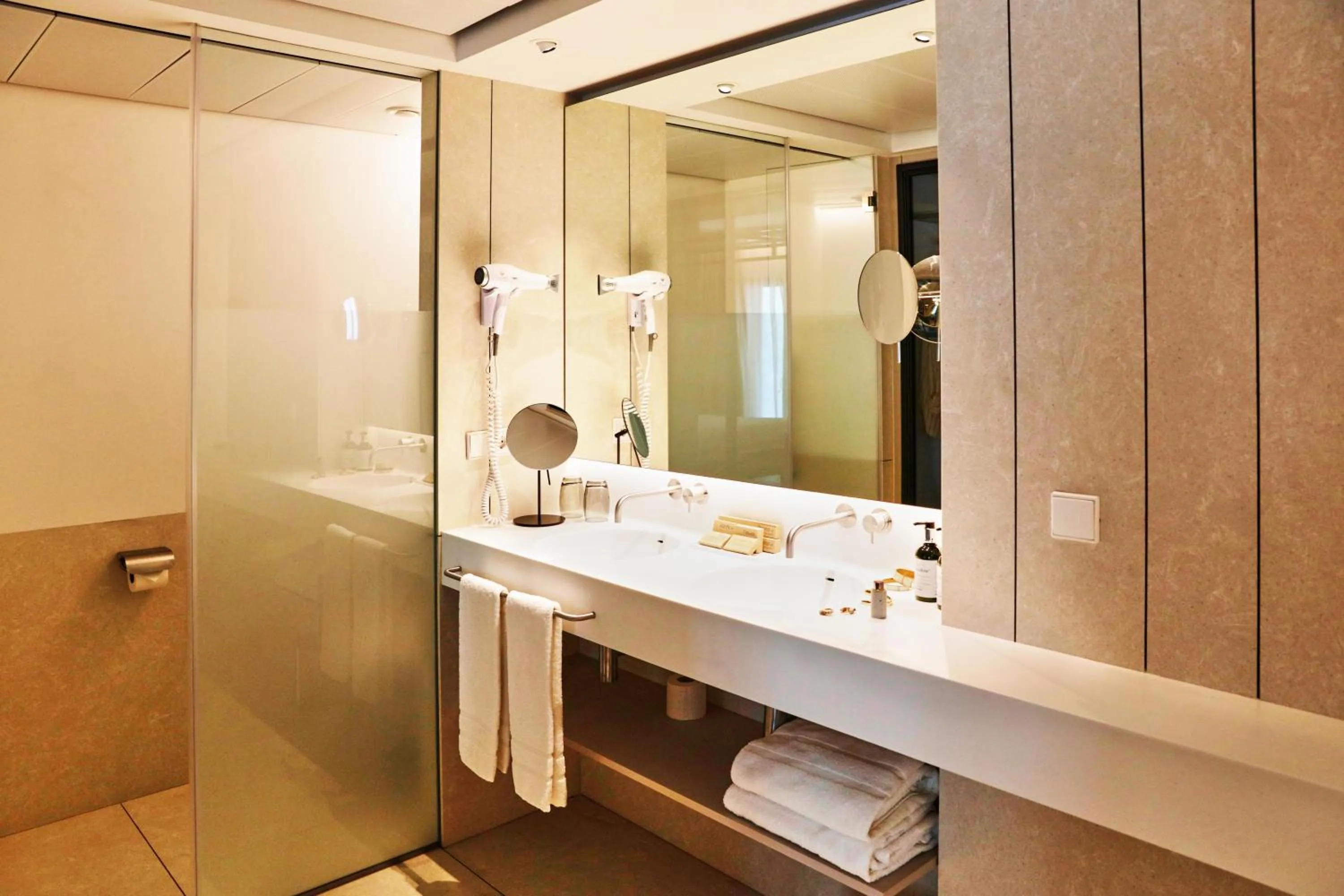 Bathroom in Hotel Bécquer