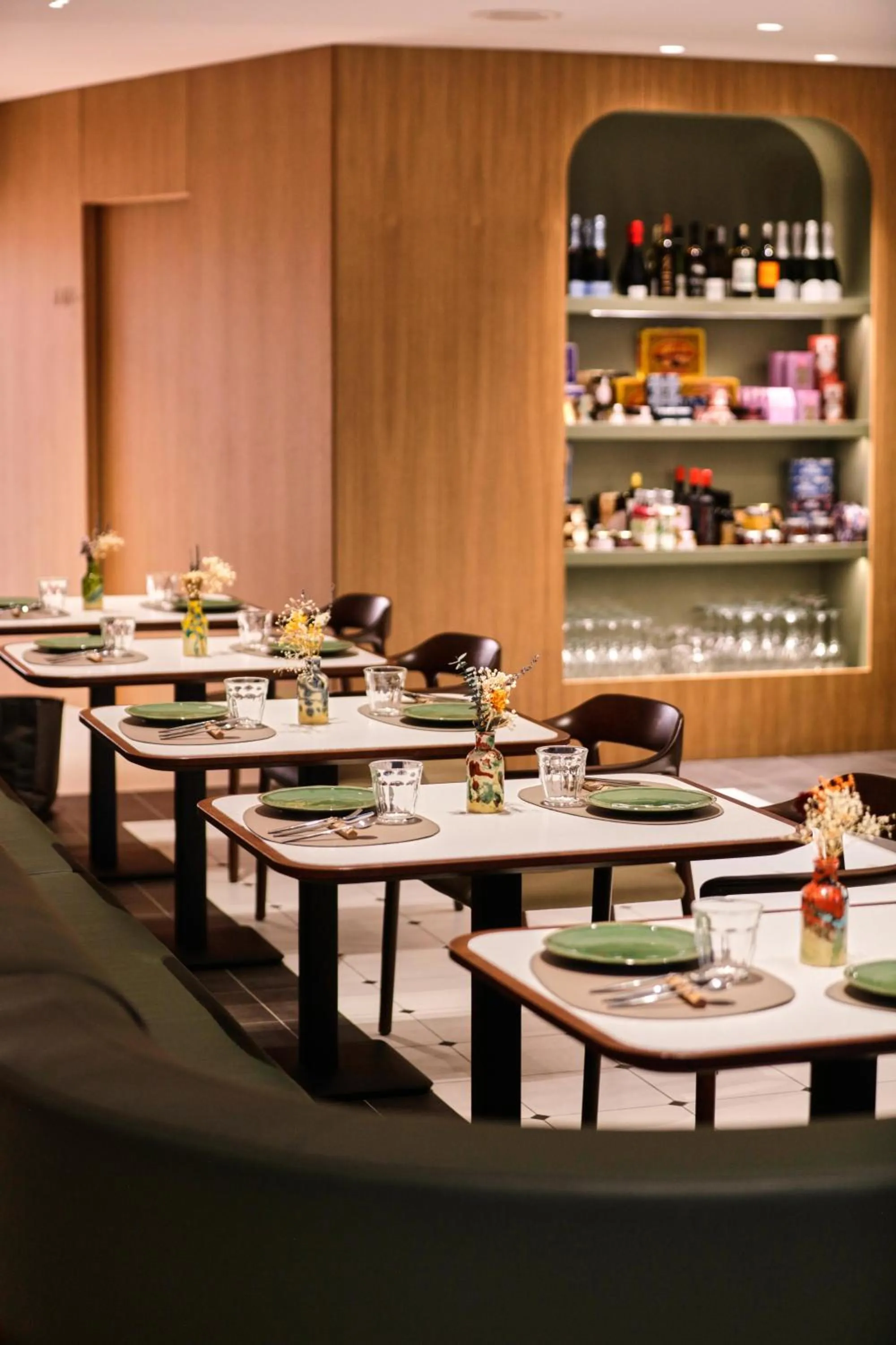 Restaurant/places to eat in Hotel Bécquer