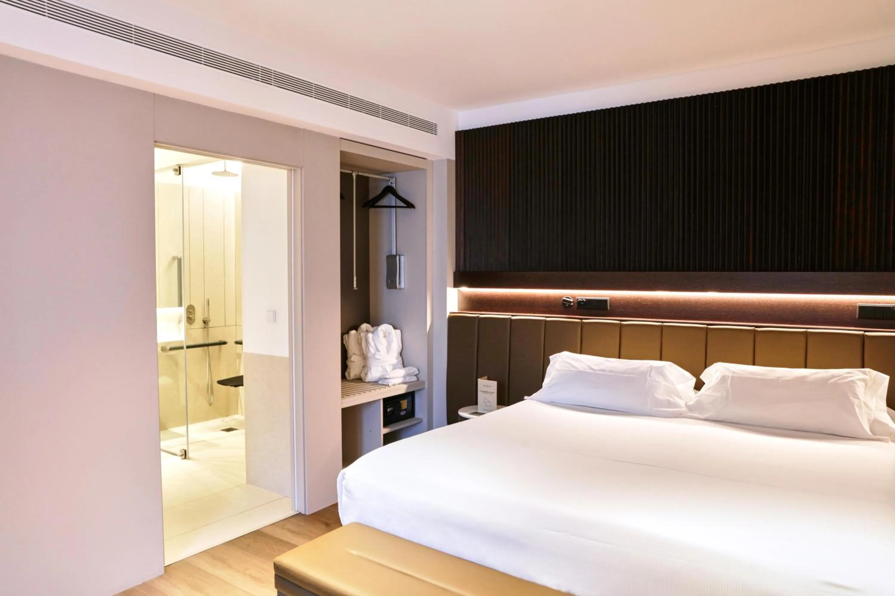 Photo of the whole room, Bed in Hotel Bécquer