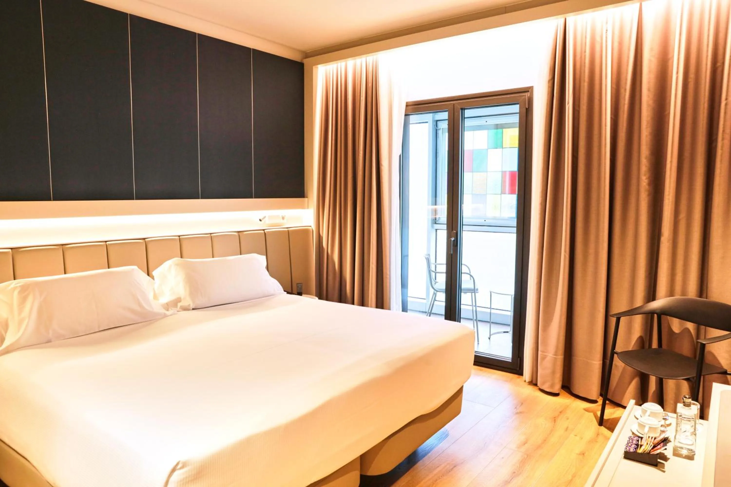 Photo of the whole room, Bed in Hotel Bécquer