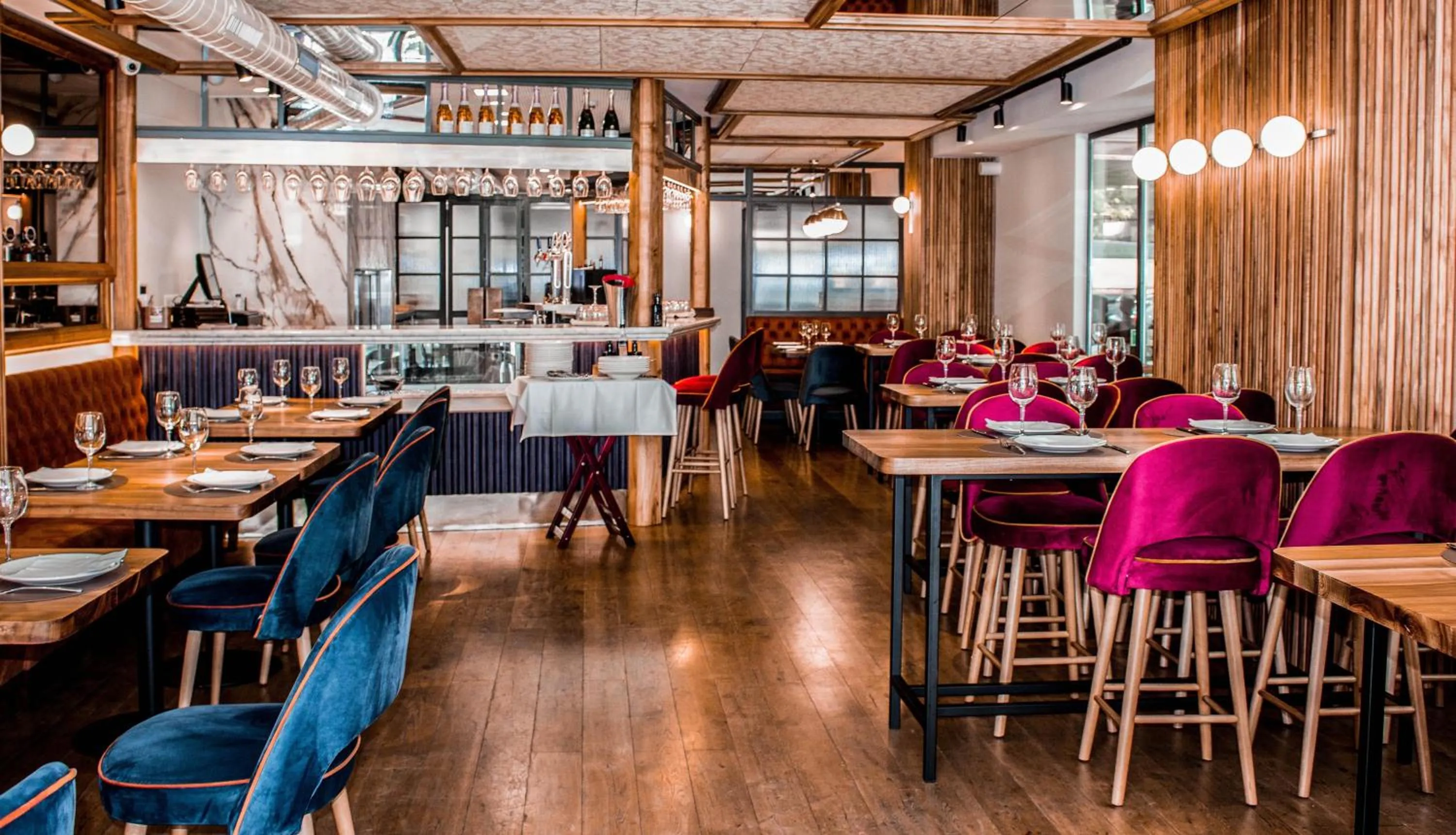 Restaurant/places to eat in Hotel Bécquer