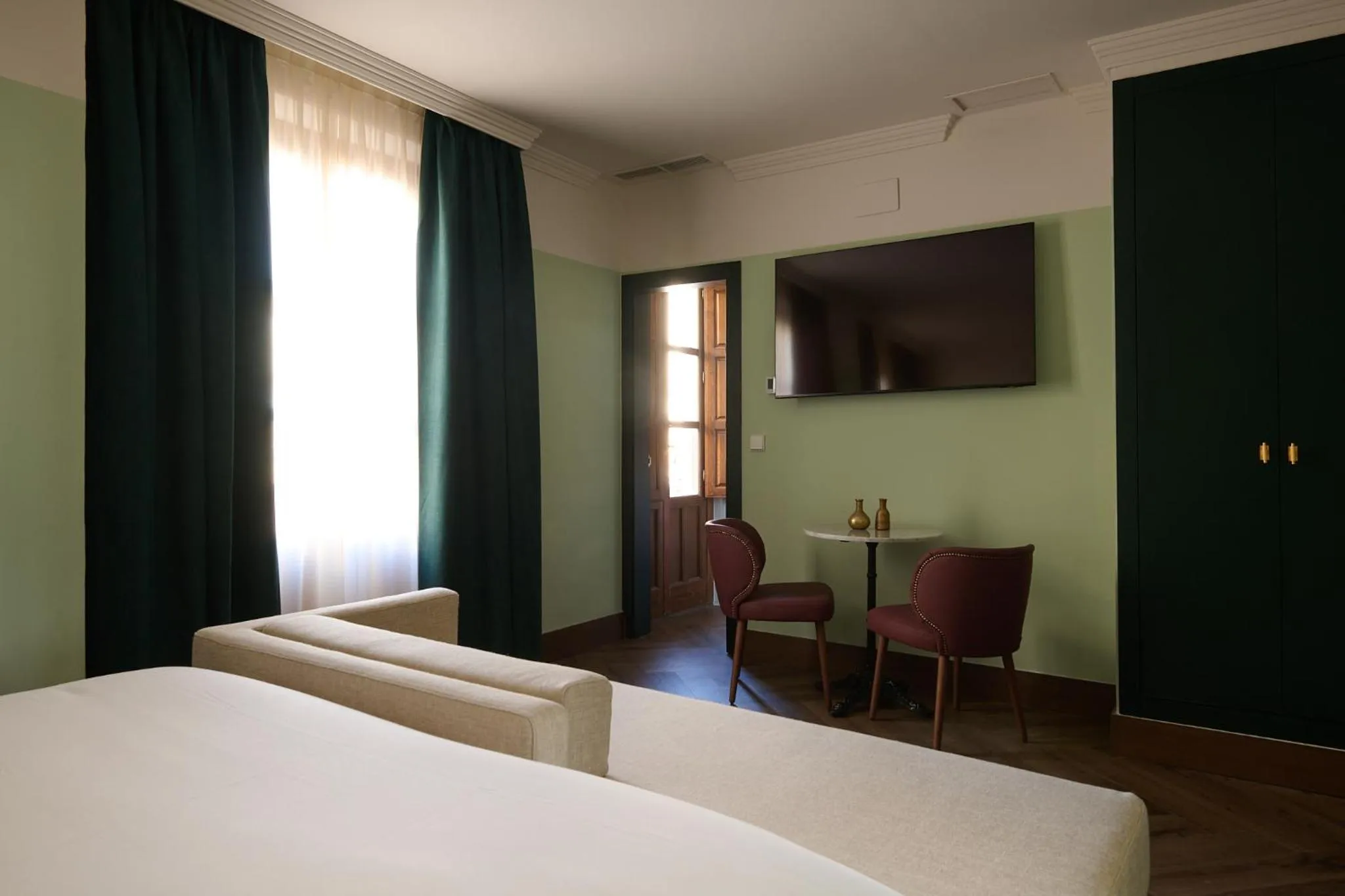 Bed in Honest Granada Hotel