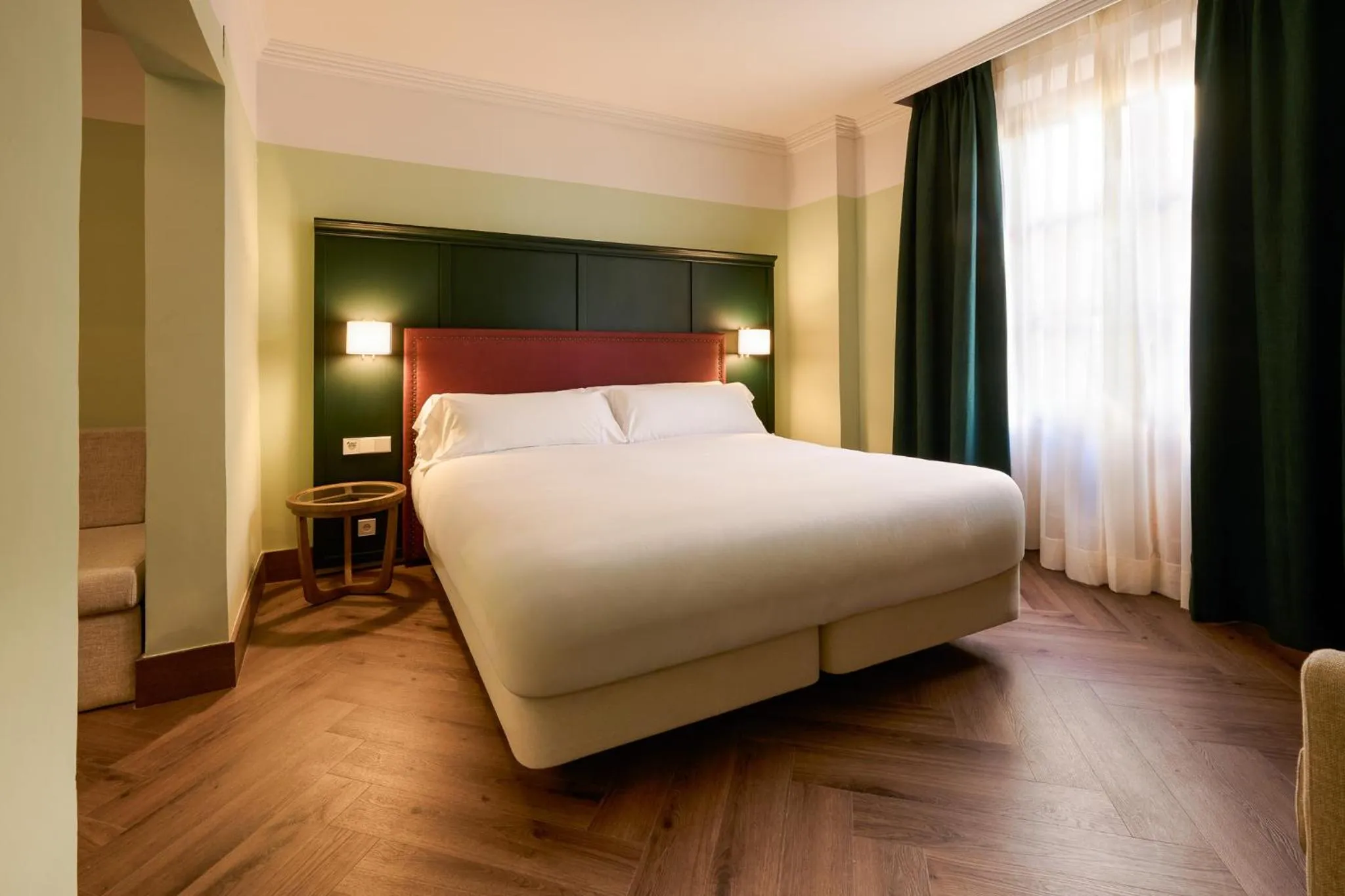 Bed in Honest Granada Hotel