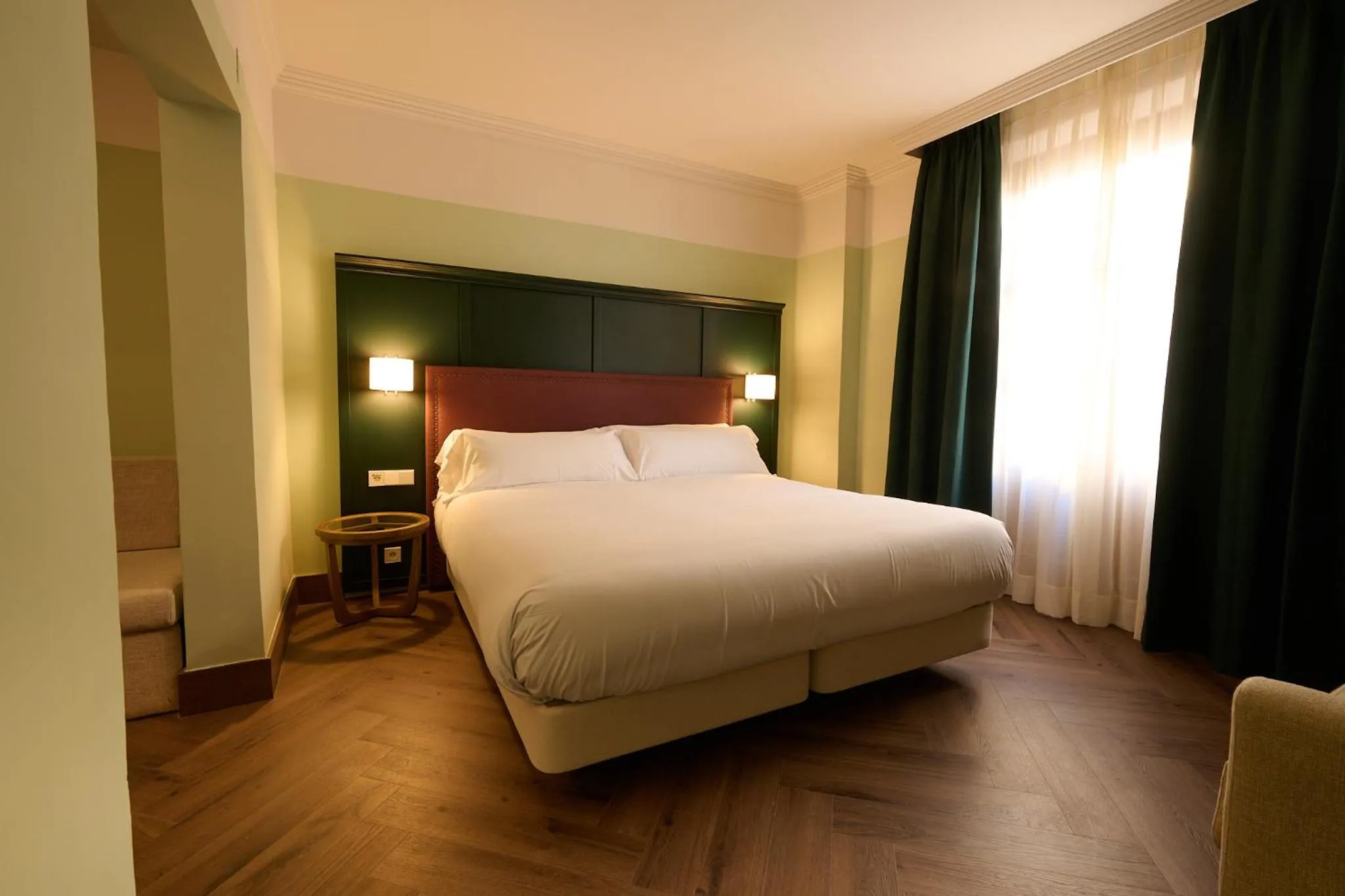 Bed in Honest Granada Hotel