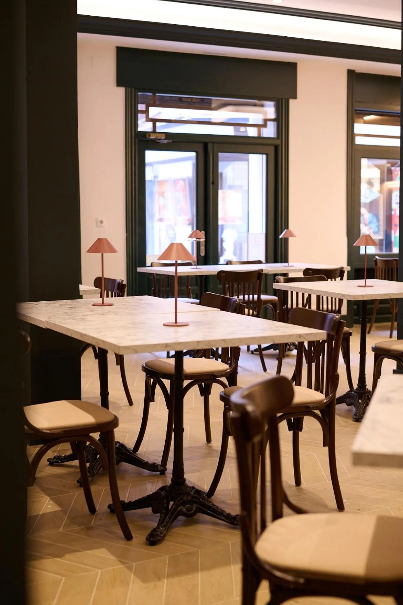 Dining area in Honest Granada Hotel