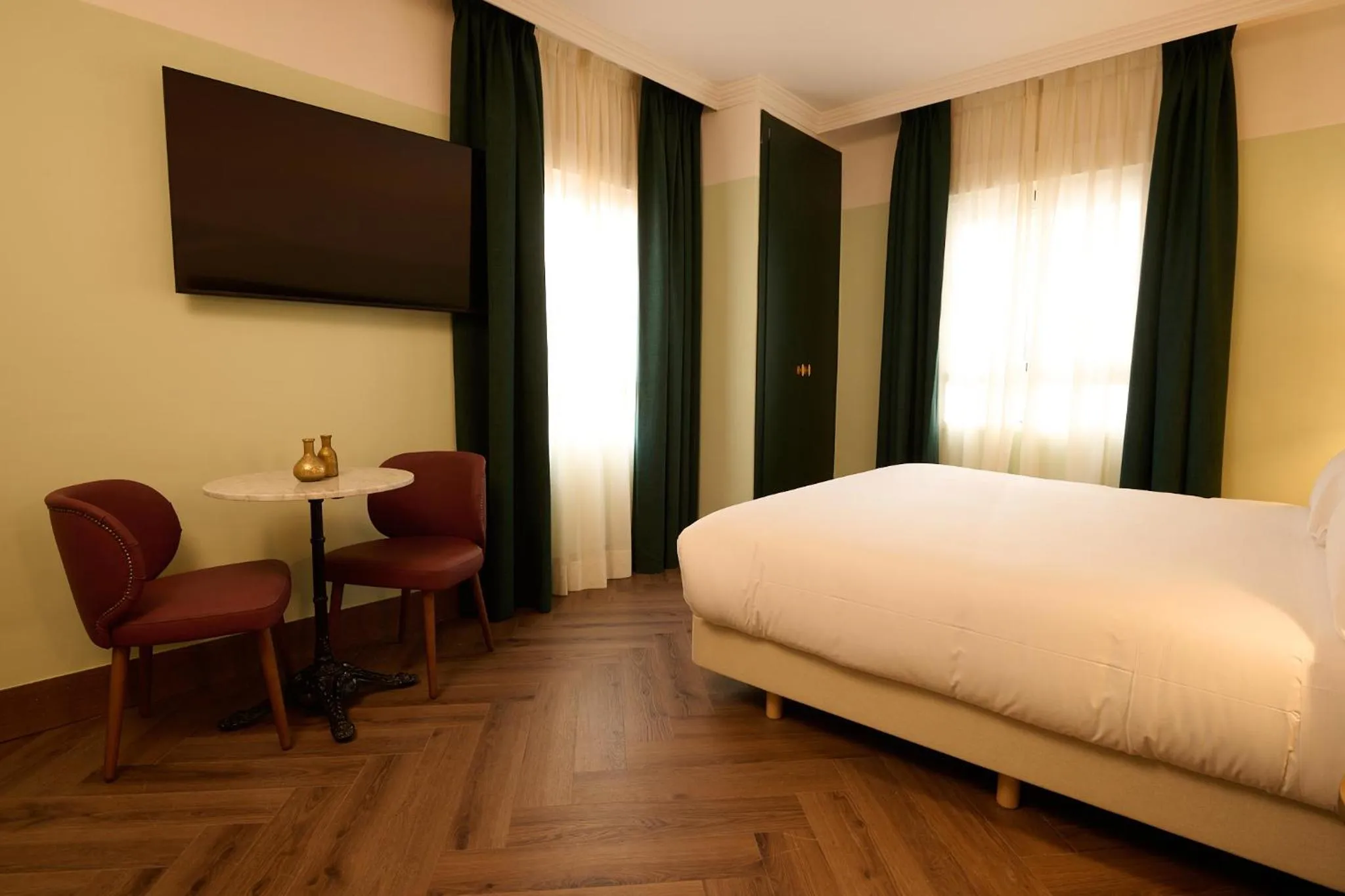 Bed in Honest Granada Hotel