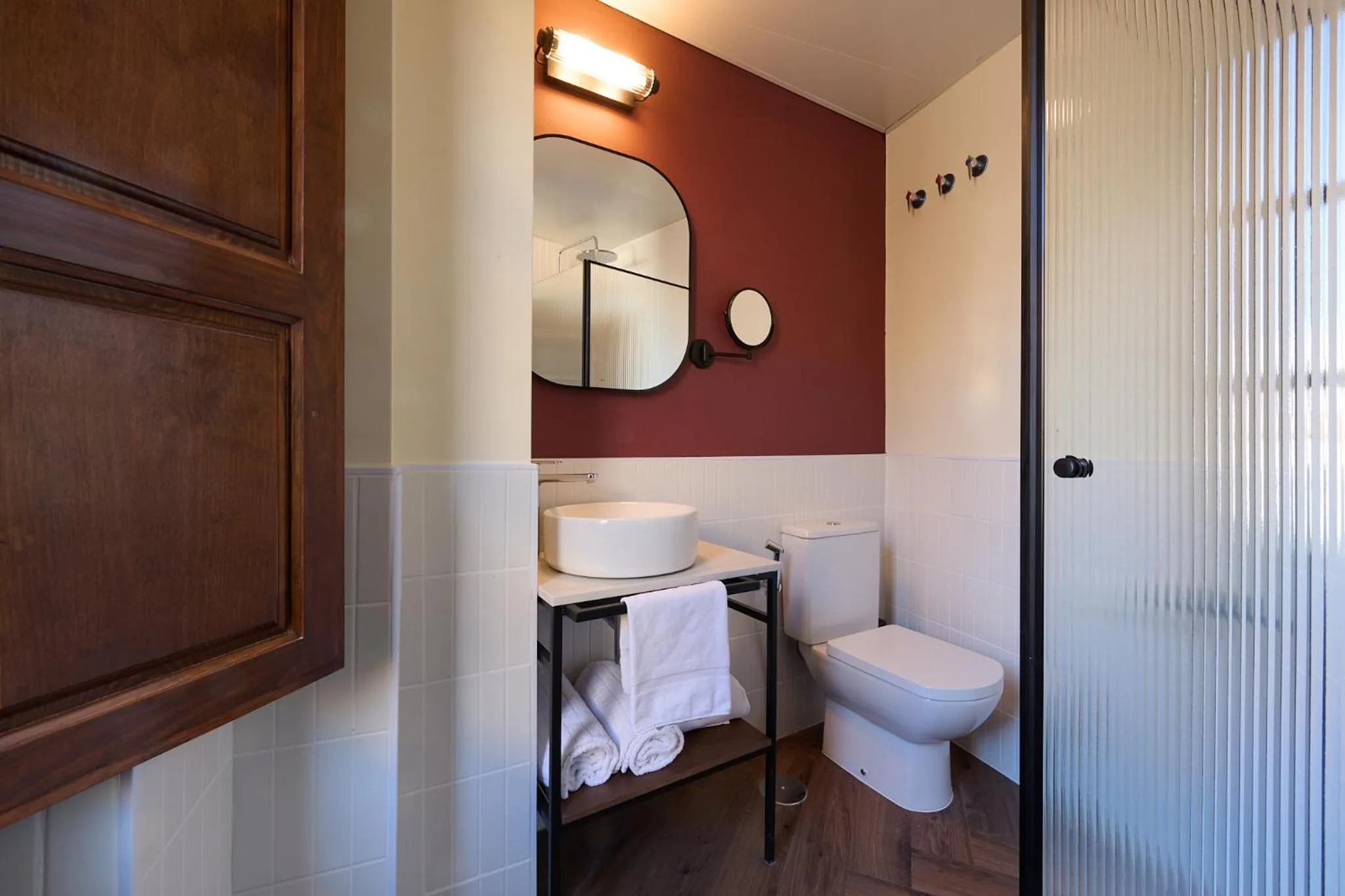 Toilet in Honest Granada Hotel