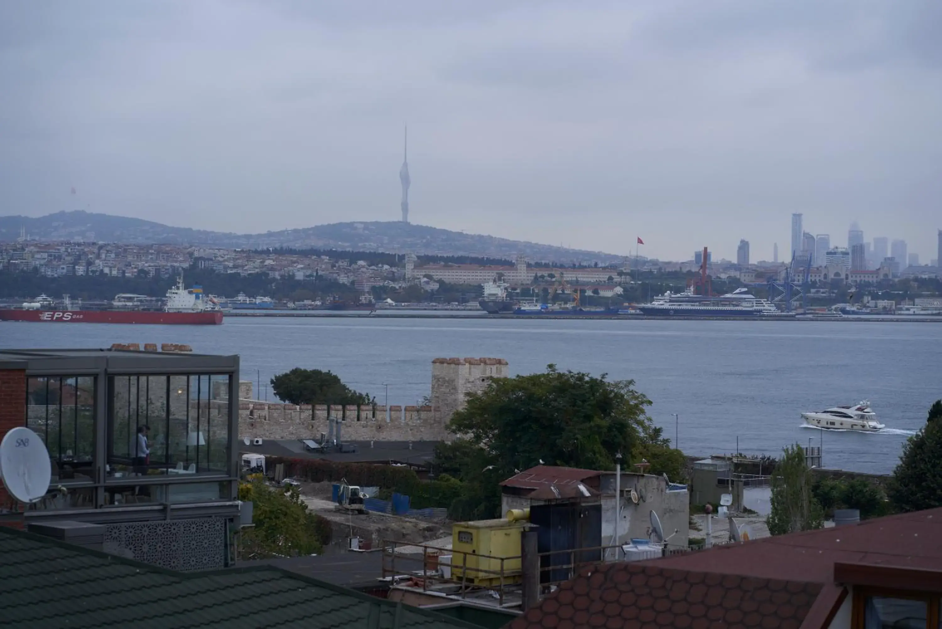 Superior Triple Room with Sea View in Hodegon Suite Hotel Superior Triple Room with Sea View in Hodegon Suite Hotel