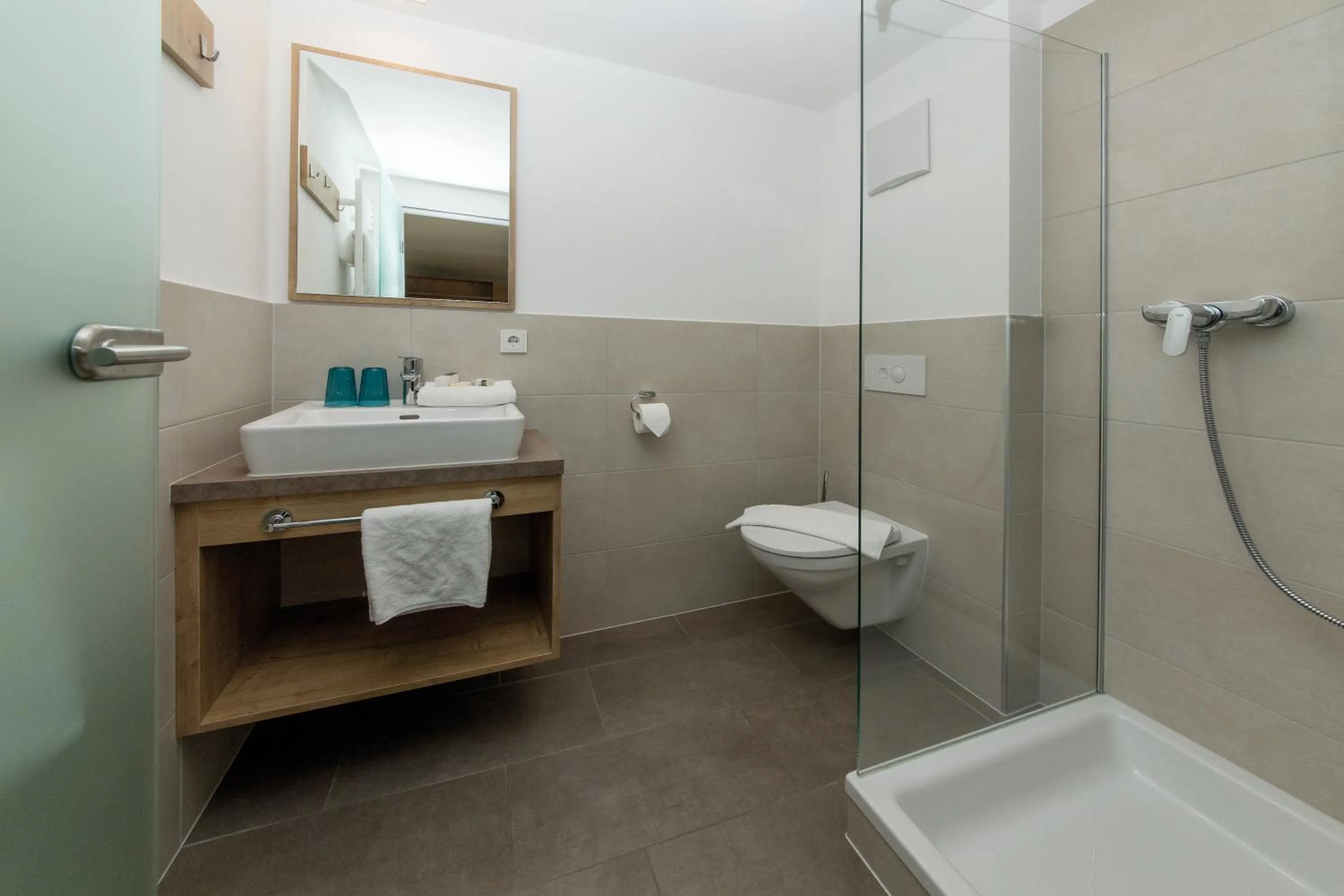 Shower in Alpine Lodge Klösterle am Arlberg