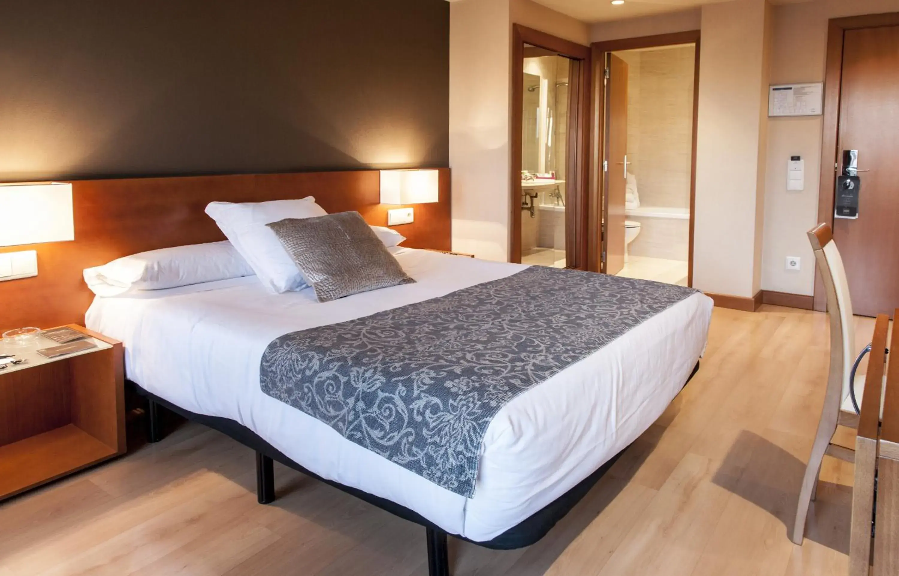 Double Room (1 Adult) in Zenit Don Yo Double Room (1 Adult) in Zenit Don Yo