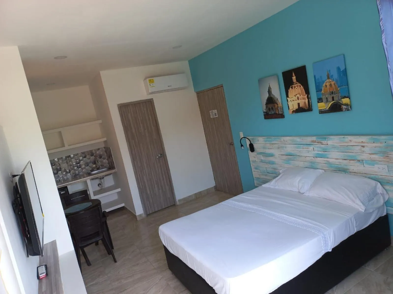 Bedroom, Bed in Avadia del Mar