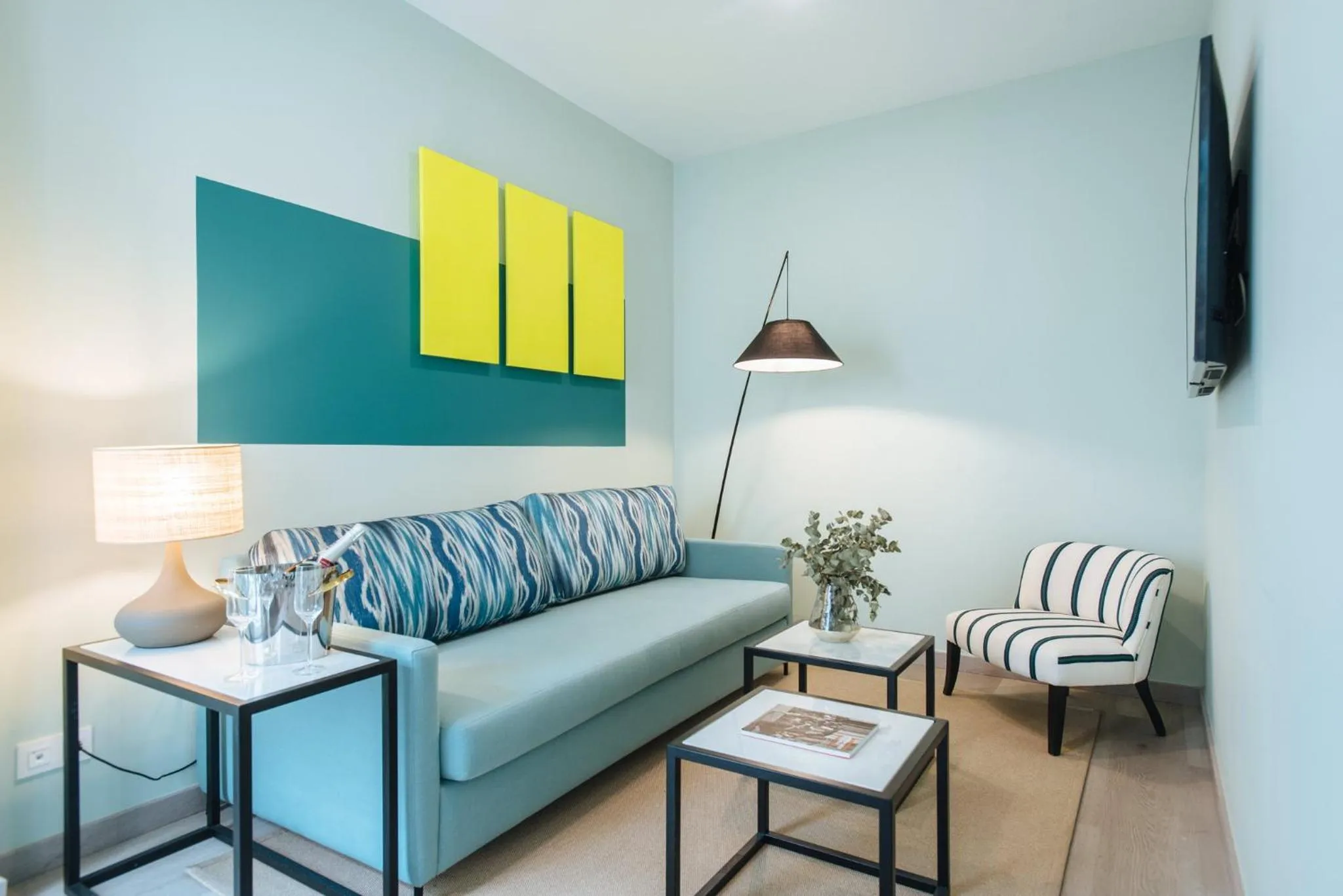 Food and drinks in Sercotel Sevilla Guadalquivir Suites