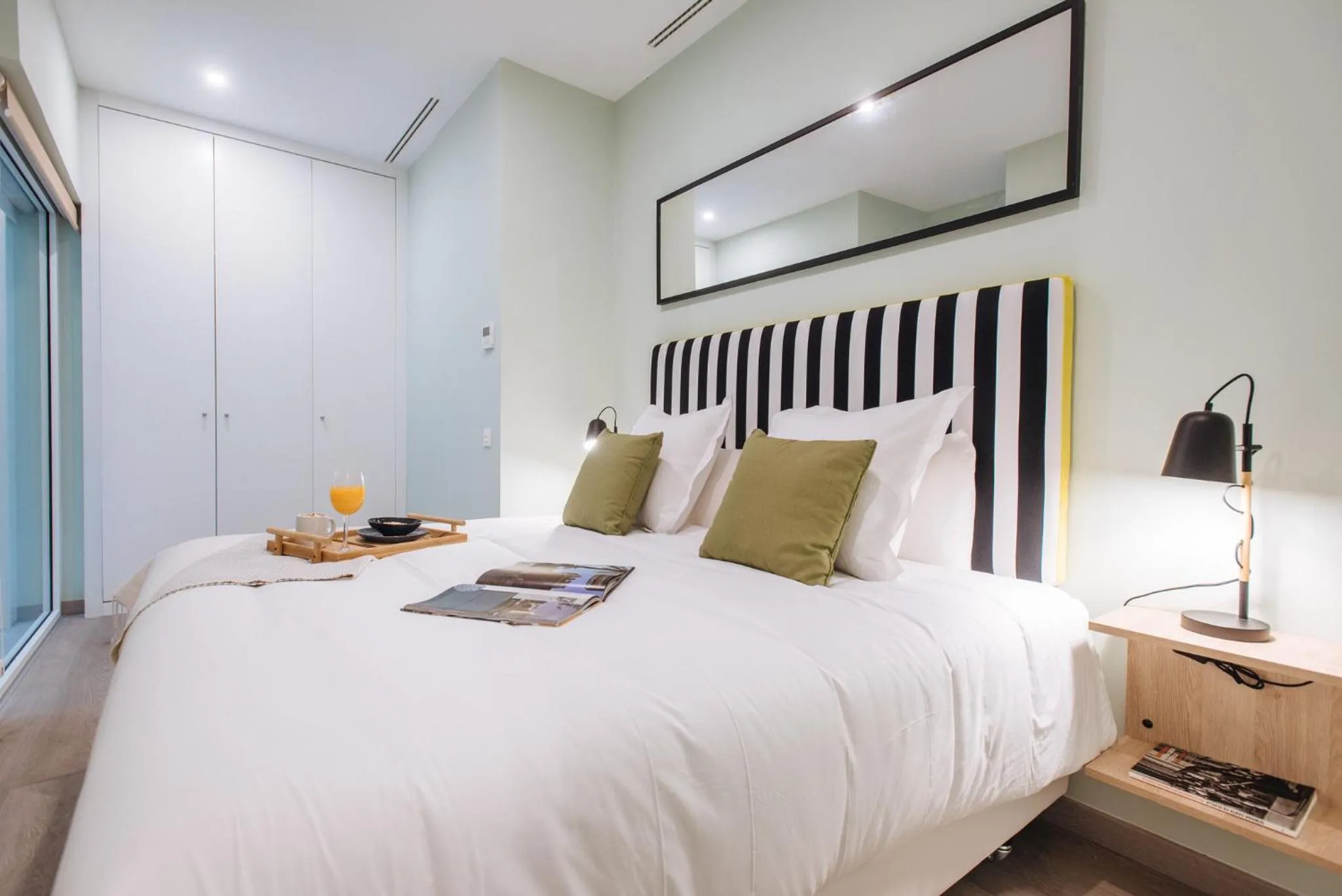 Bedroom, Bed in Sercotel Sevilla Guadalquivir Suites