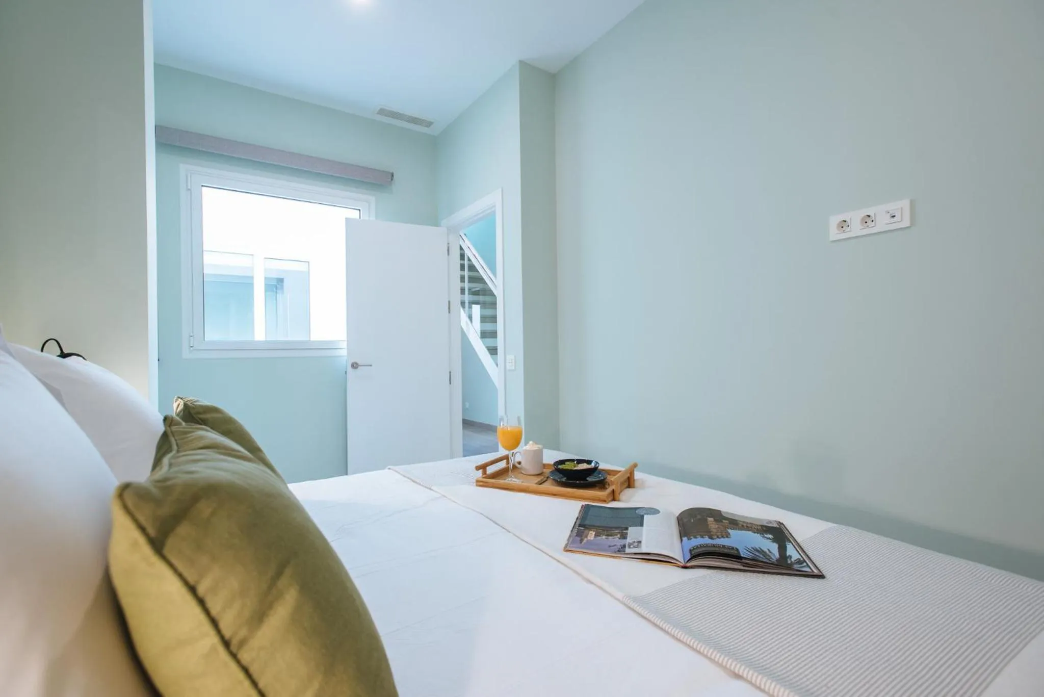 Bedroom, Bed in Sercotel Sevilla Guadalquivir Suites