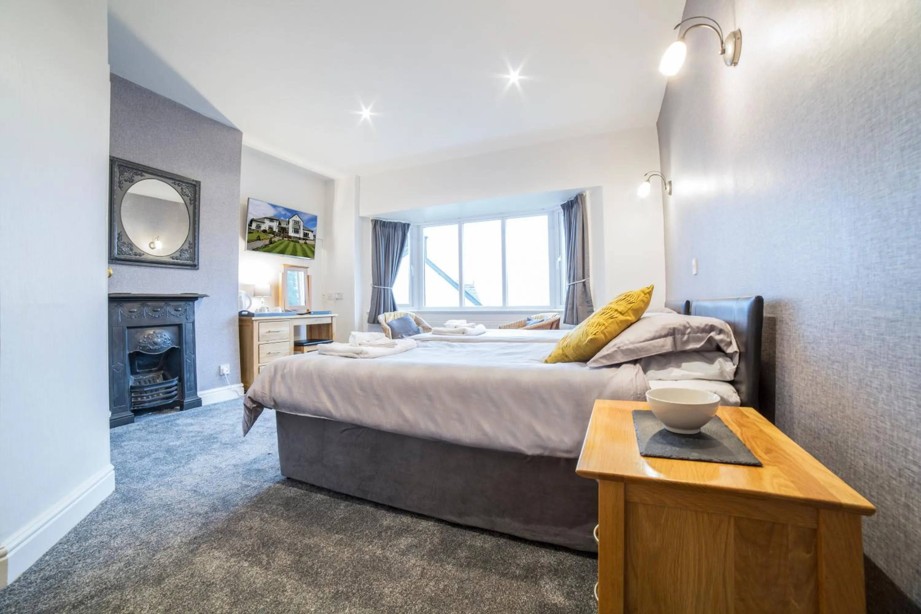 Photo of the whole room, Bed in Dalegarth House Portinscale