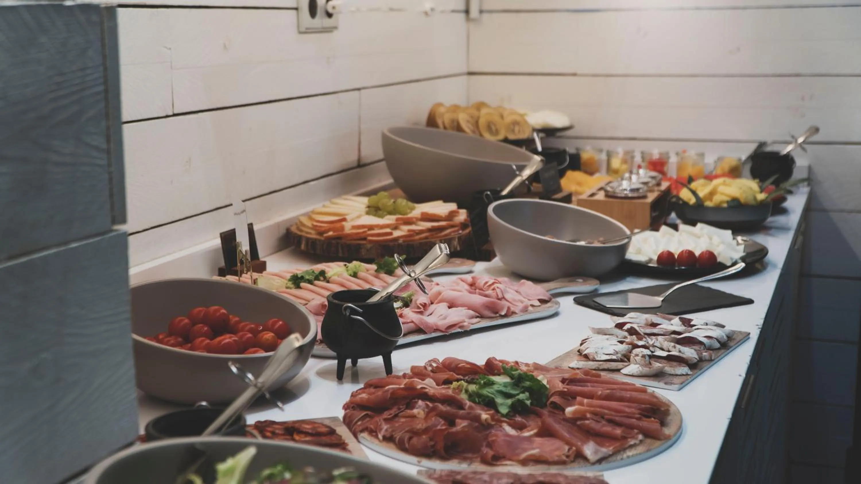 Buffet breakfast in Zenit Conde de Orgaz