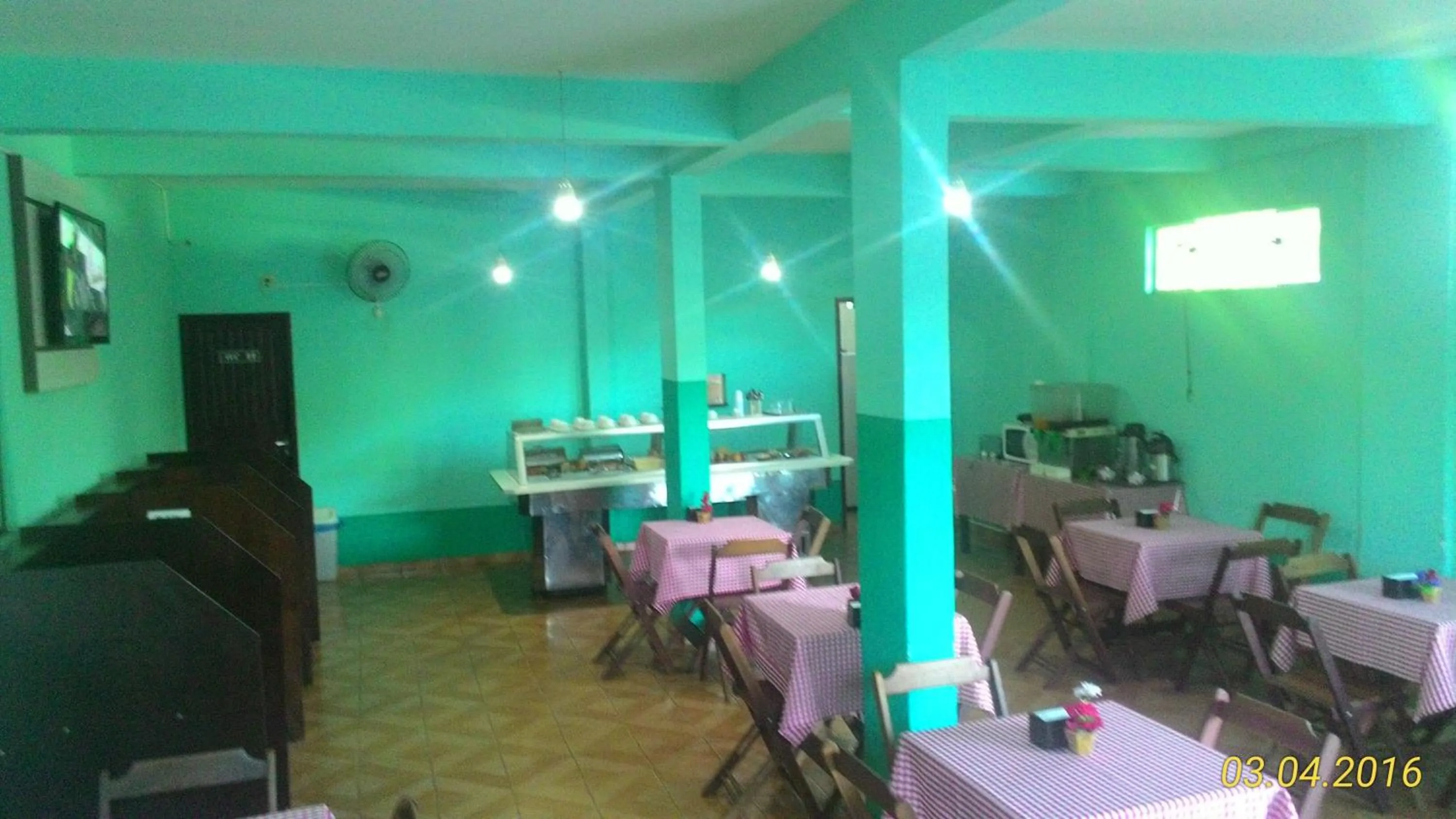 Buffet breakfast in Hotel Chalé Ji-Parana