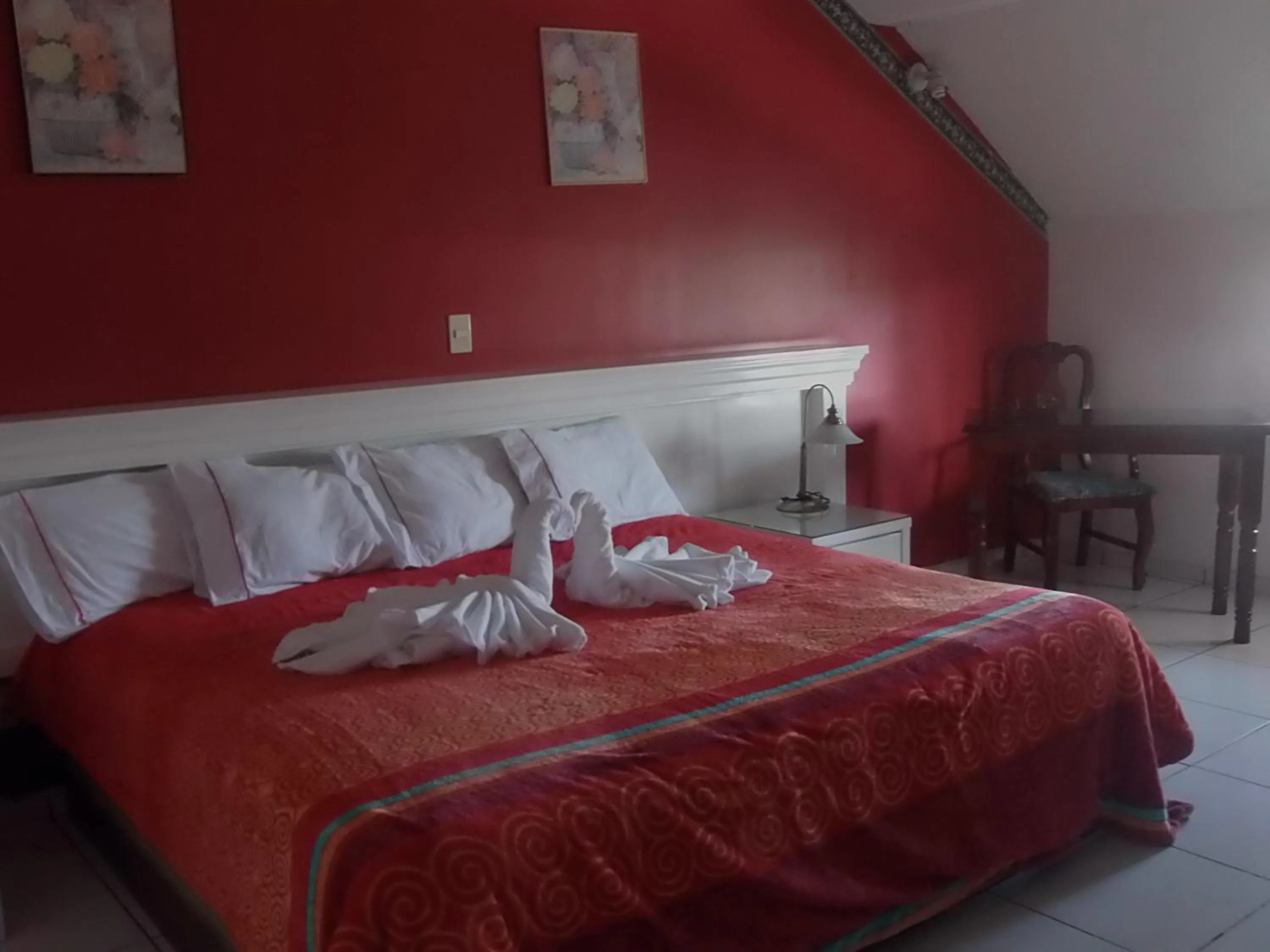 Bedroom in Hotel Raldos Inn