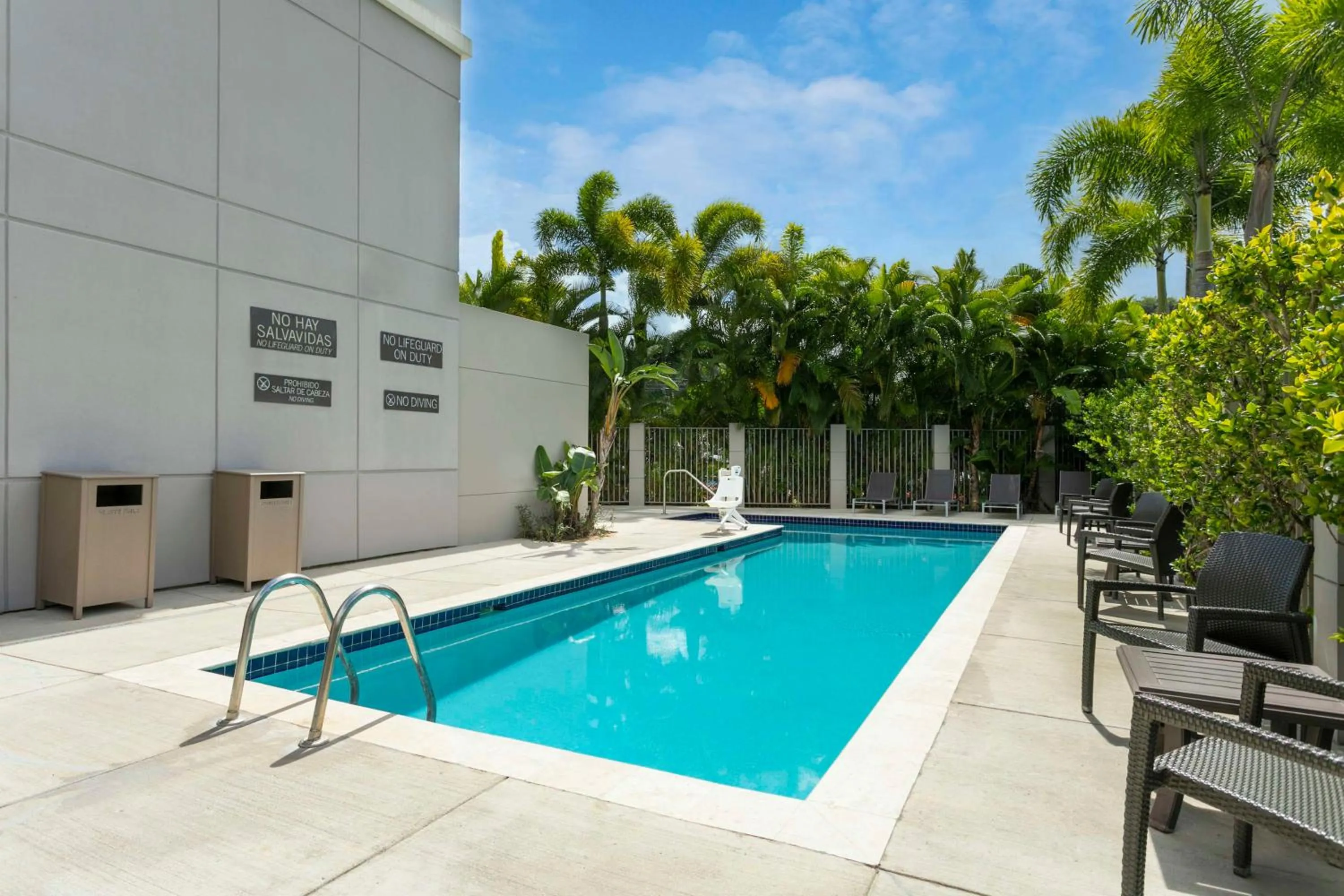 Swimming pool in Hyatt Place Manati