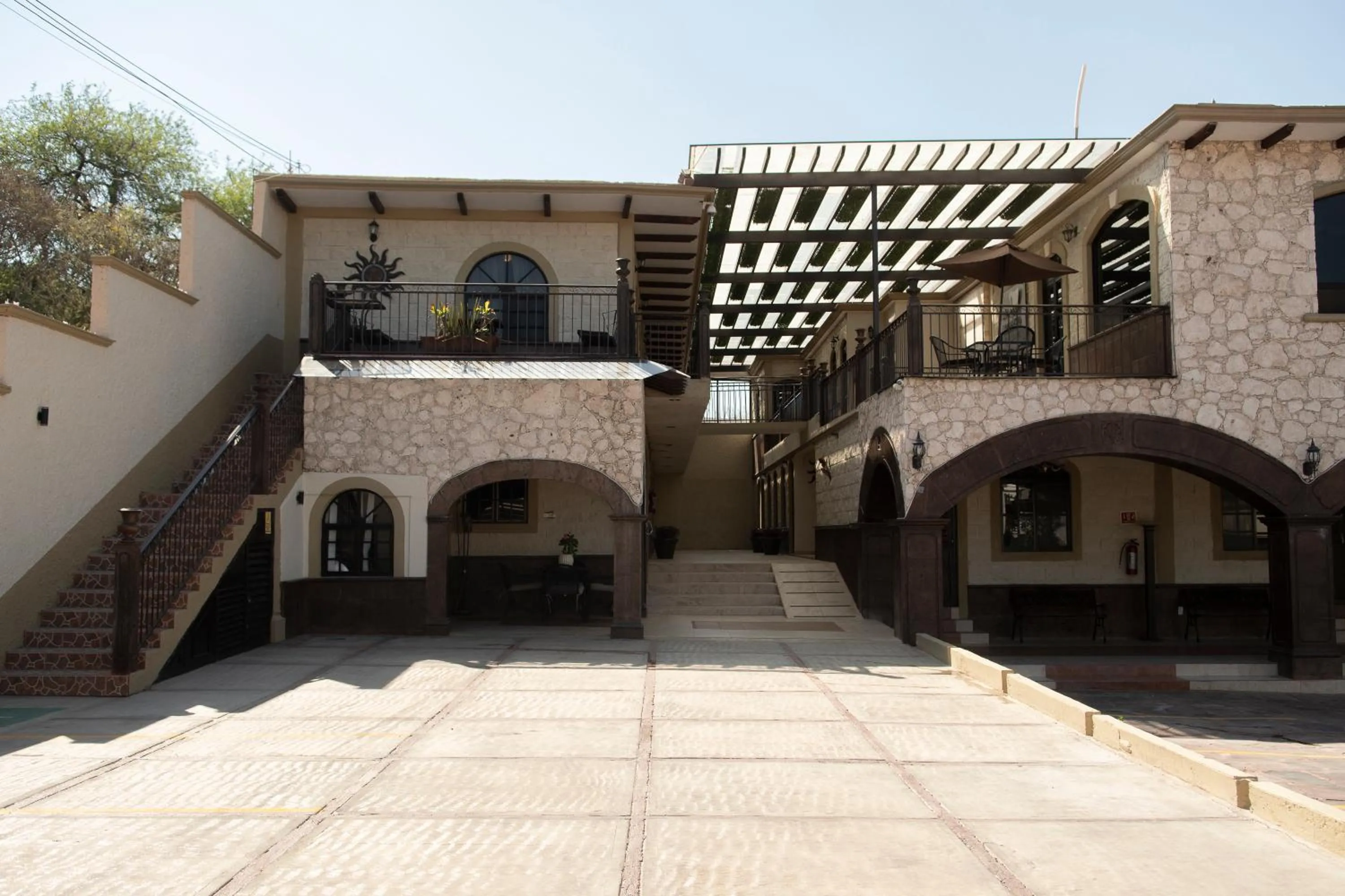 Facade/entrance in Hotel Villa Bernal