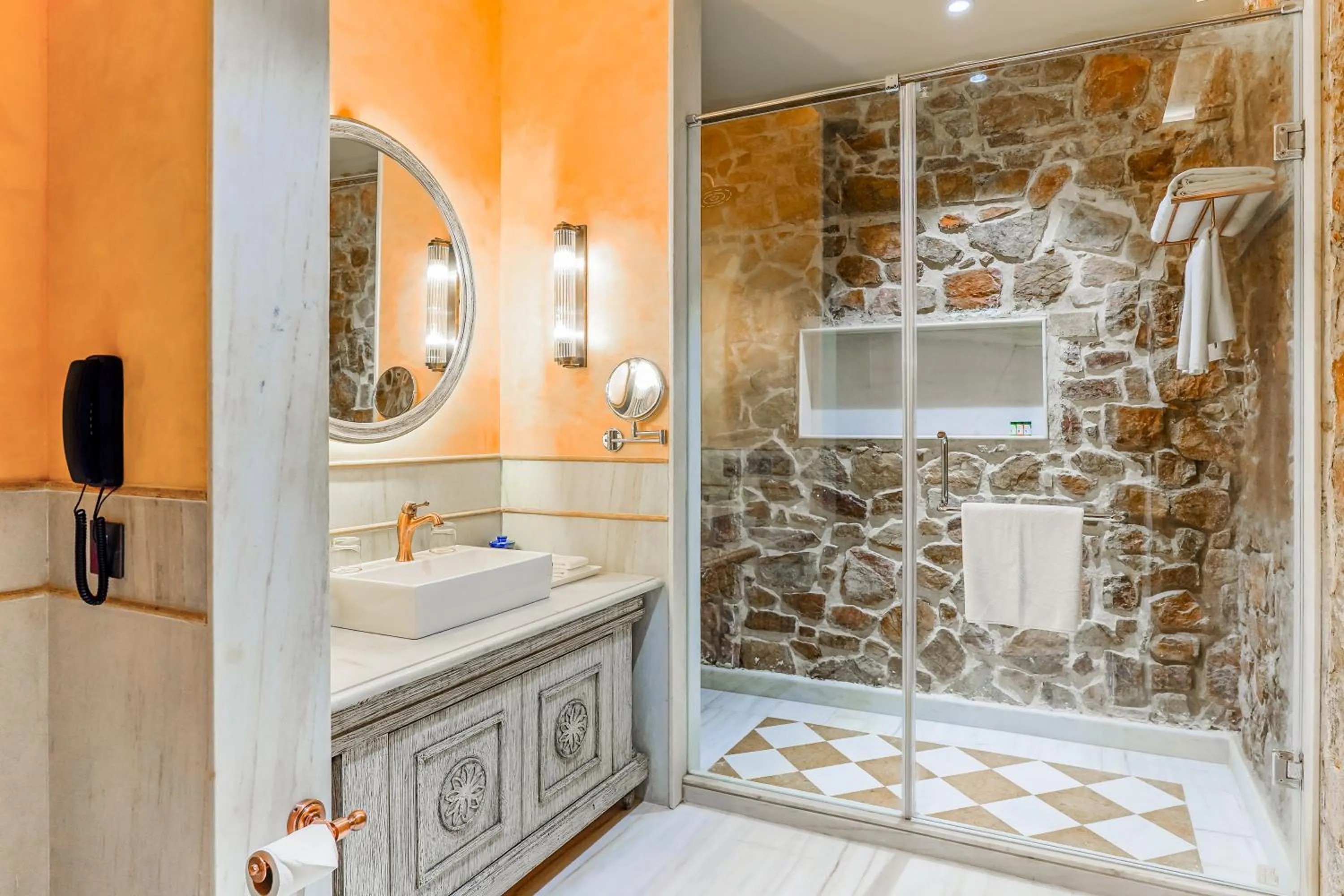 Bathroom in Juna Mahal Jungle Resort Ranthambore