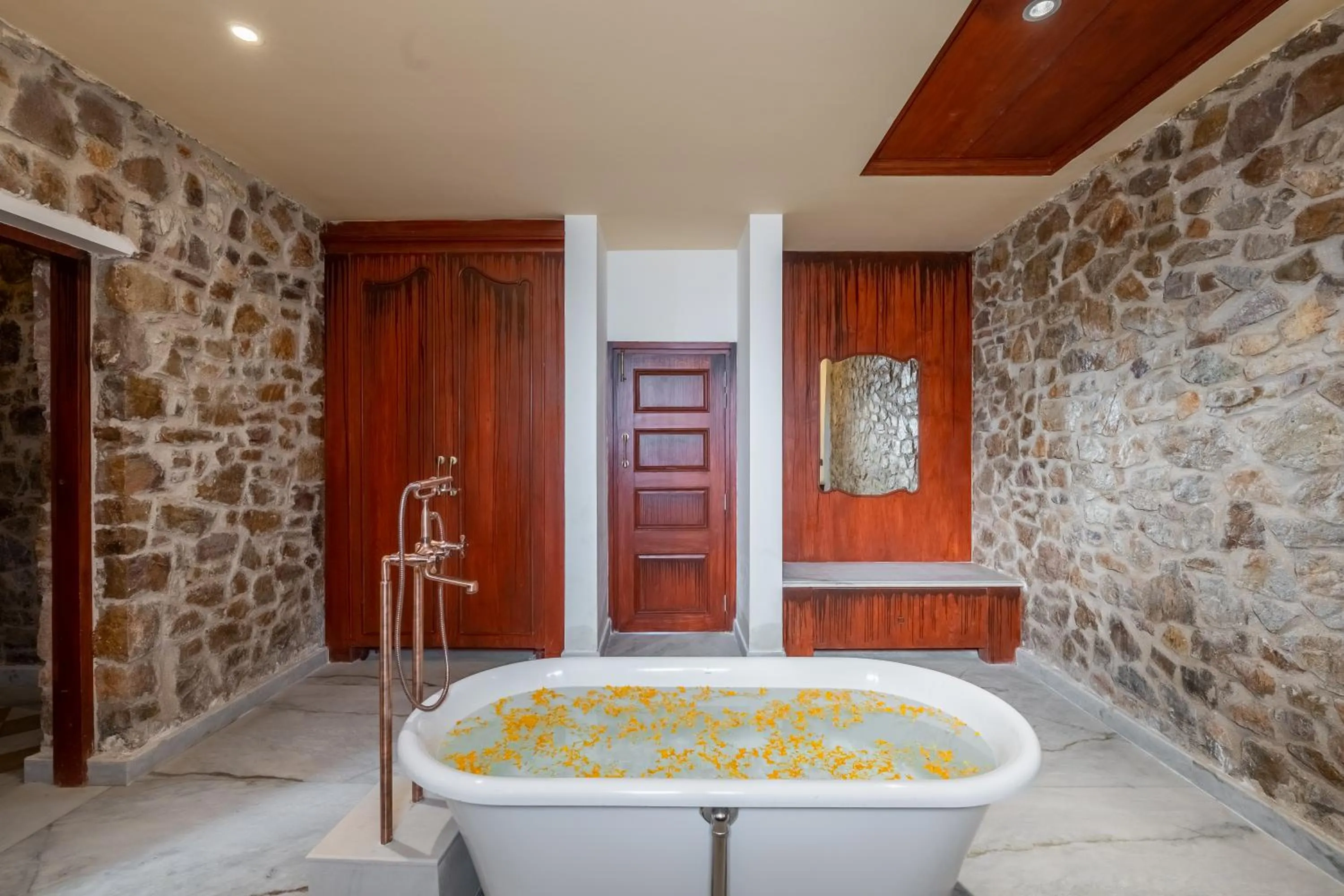 Bath in Juna Mahal Jungle Resort Ranthambore