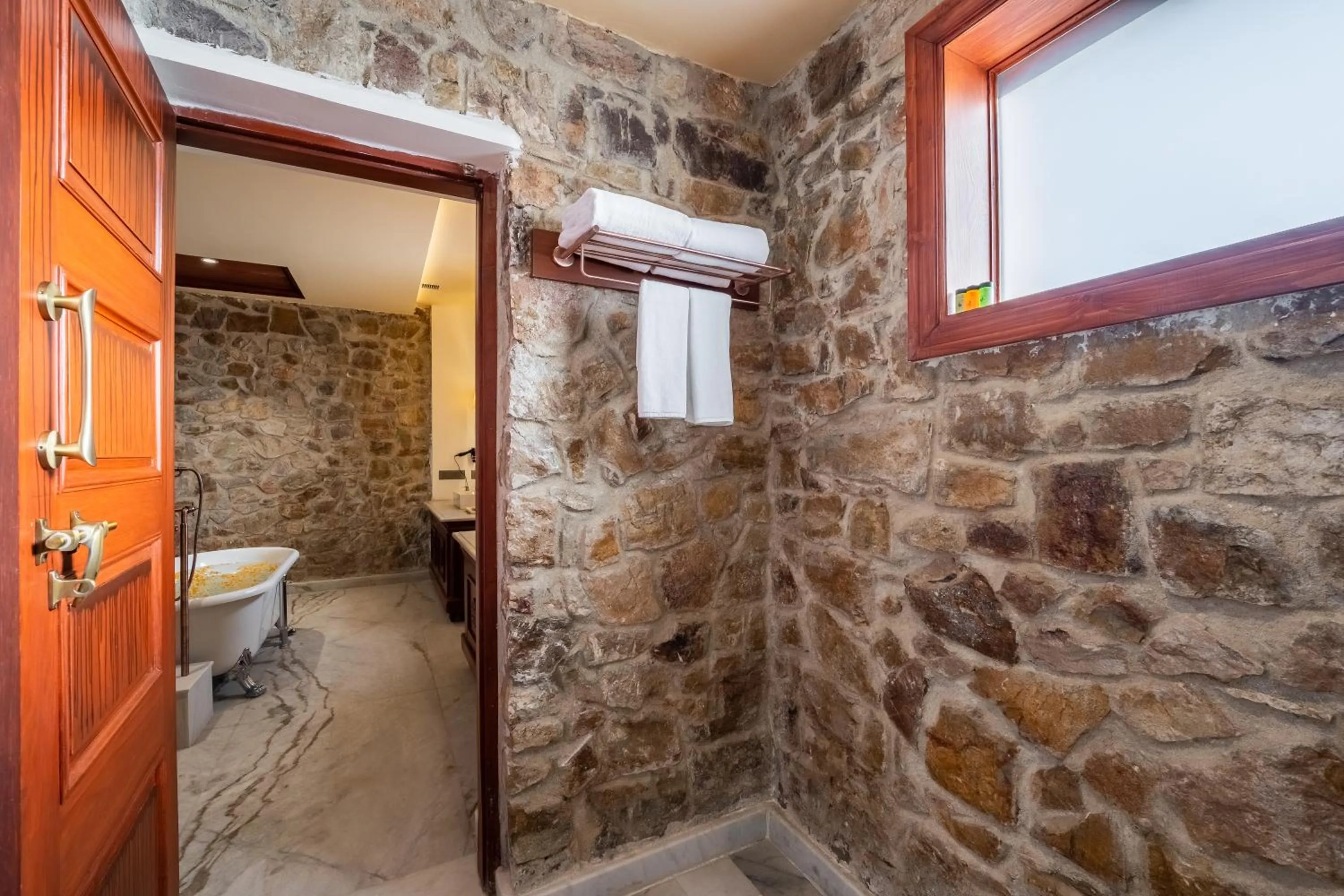 Bathroom in Juna Mahal Jungle Resort Ranthambore