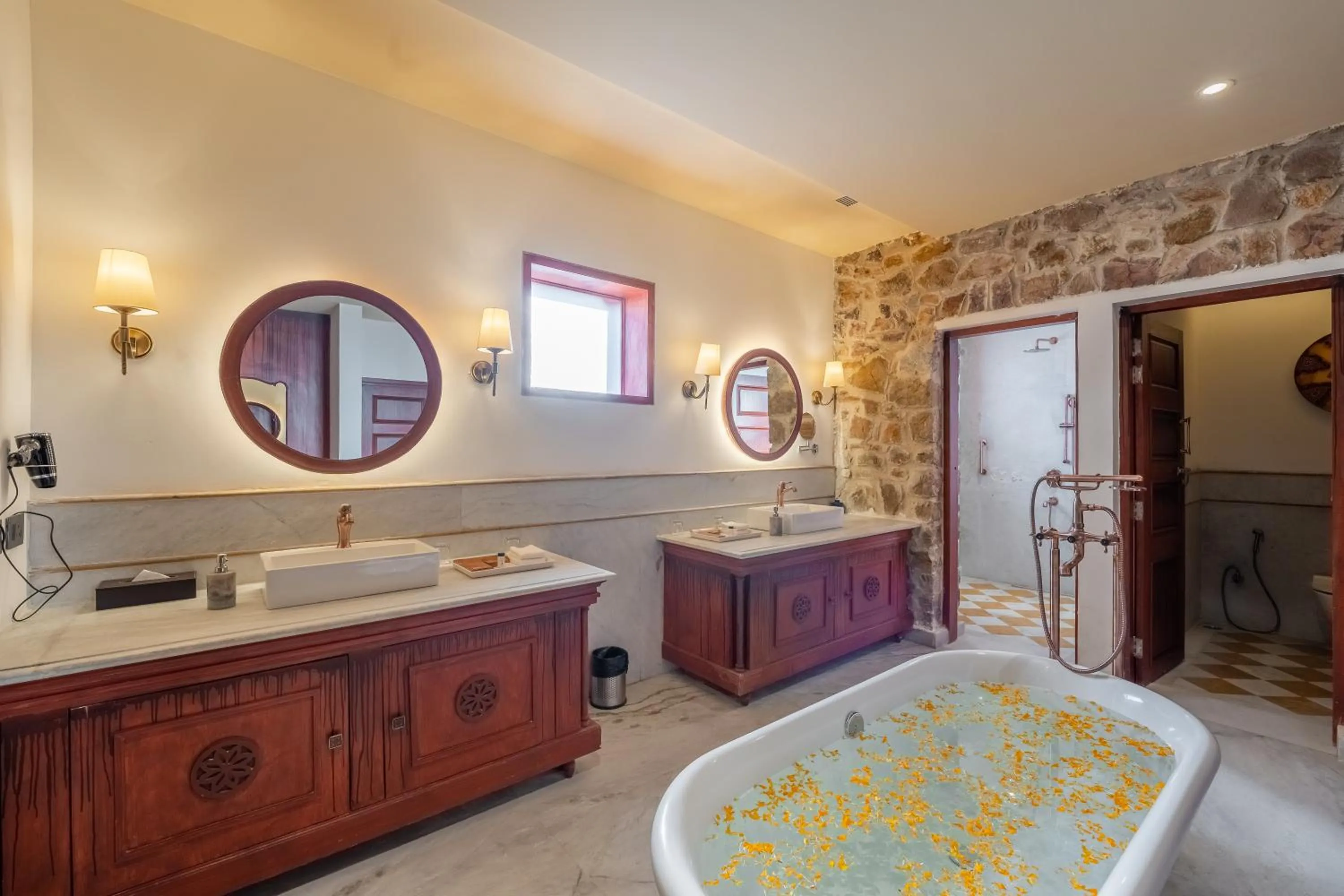 Bath in Juna Mahal Jungle Resort Ranthambore