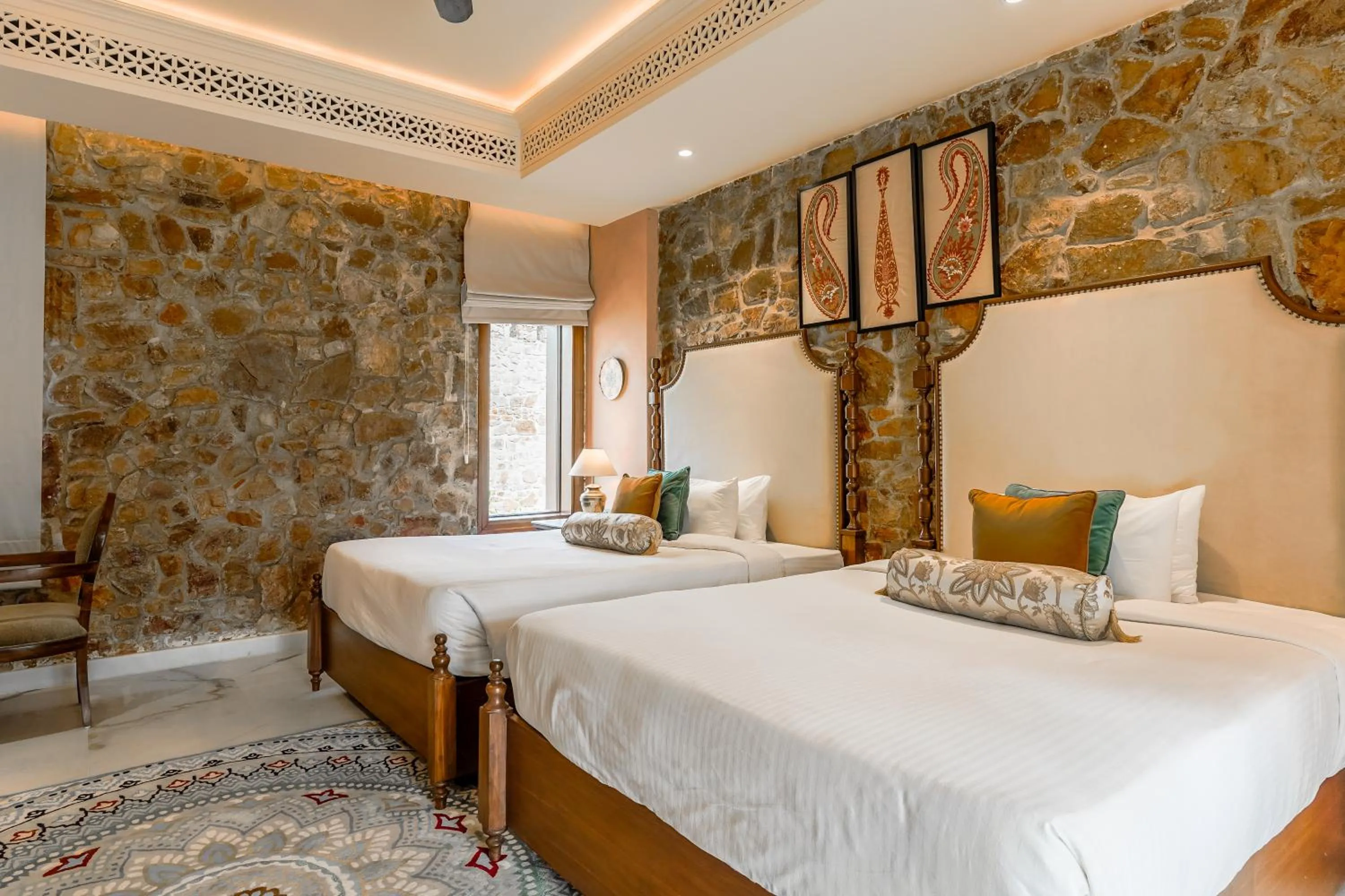 Bedroom, Bed in Juna Mahal Jungle Resort Ranthambore