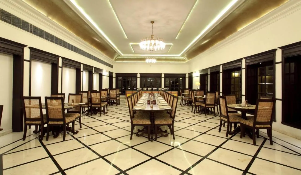 Restaurant/places to eat in Juna Mahal Jungle Resort Ranthambore
