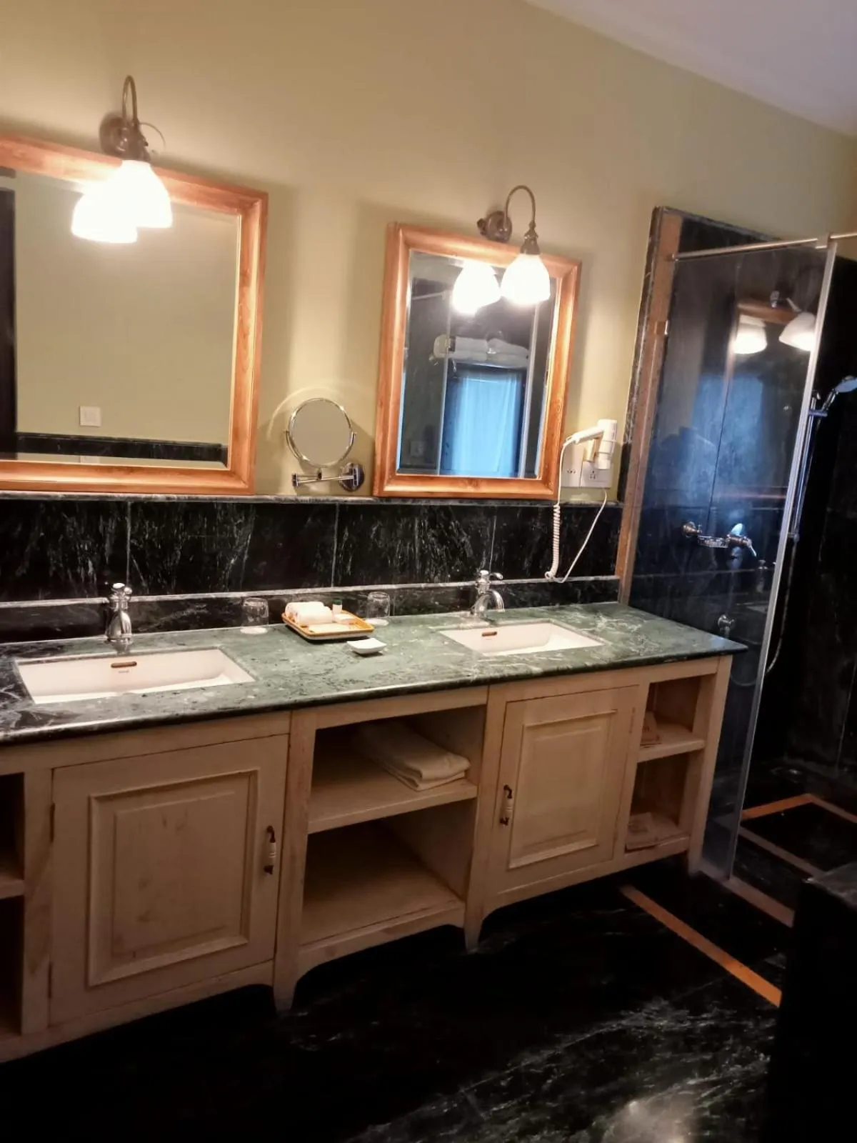 Bathroom in Juna Mahal Jungle Resort Ranthambore